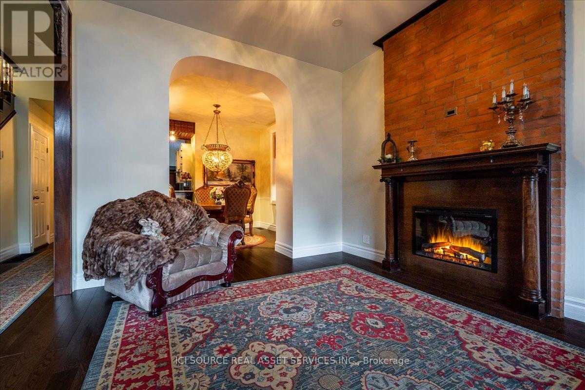 Property at 81 ERIE AVENUE image 3