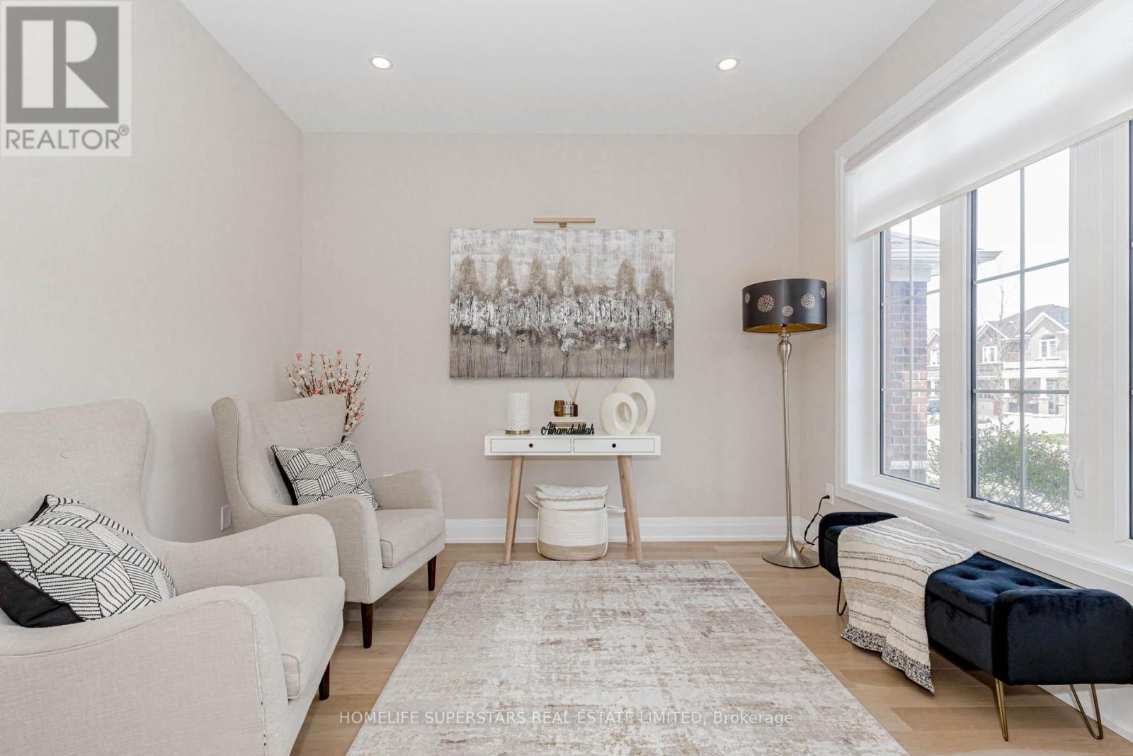 Property at 108 OAK AVENUE E image 5