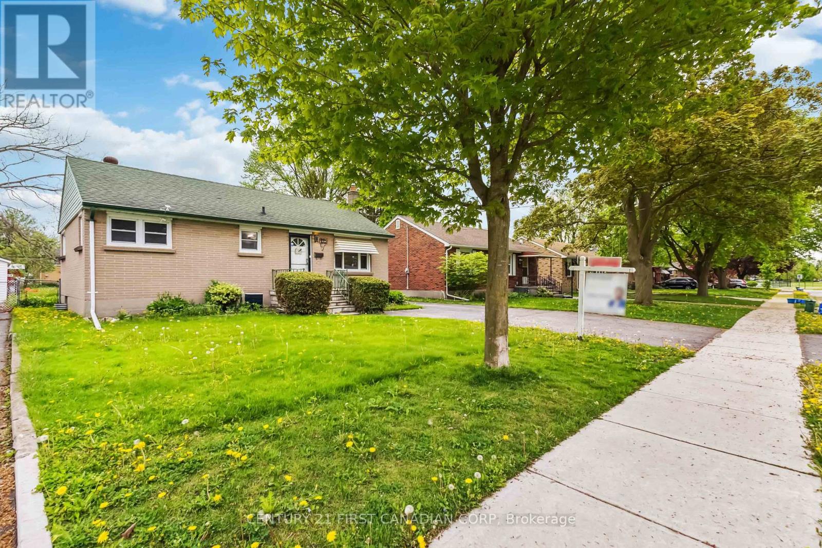 Photo 5 of 47 for 330 Manitoba Street