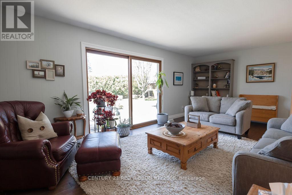 218 Riverview Drive, Strathroy-Caradoc (Ne), Ontario  N7G 2G3 - Photo 26 - X12153000