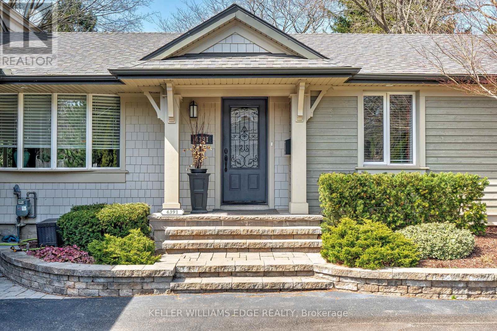 4391 Lakeshore Road, Burlington, Ontario  L7L 1B3 - Photo 4 - W12065459