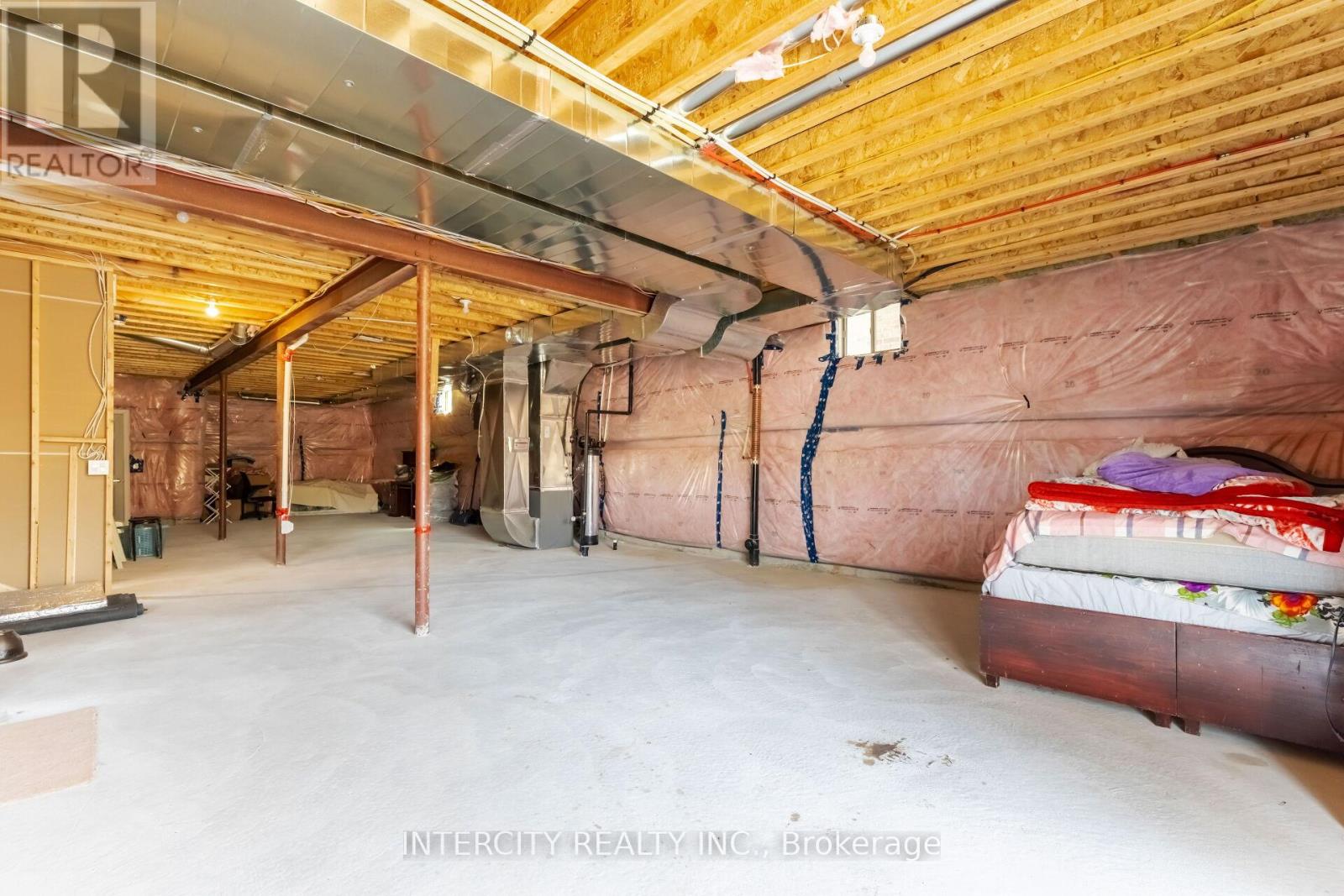 91 Raspberry Ridge Avenue, Caledon, Ontario  L7C 4N2 - Photo 47 - W12147220
