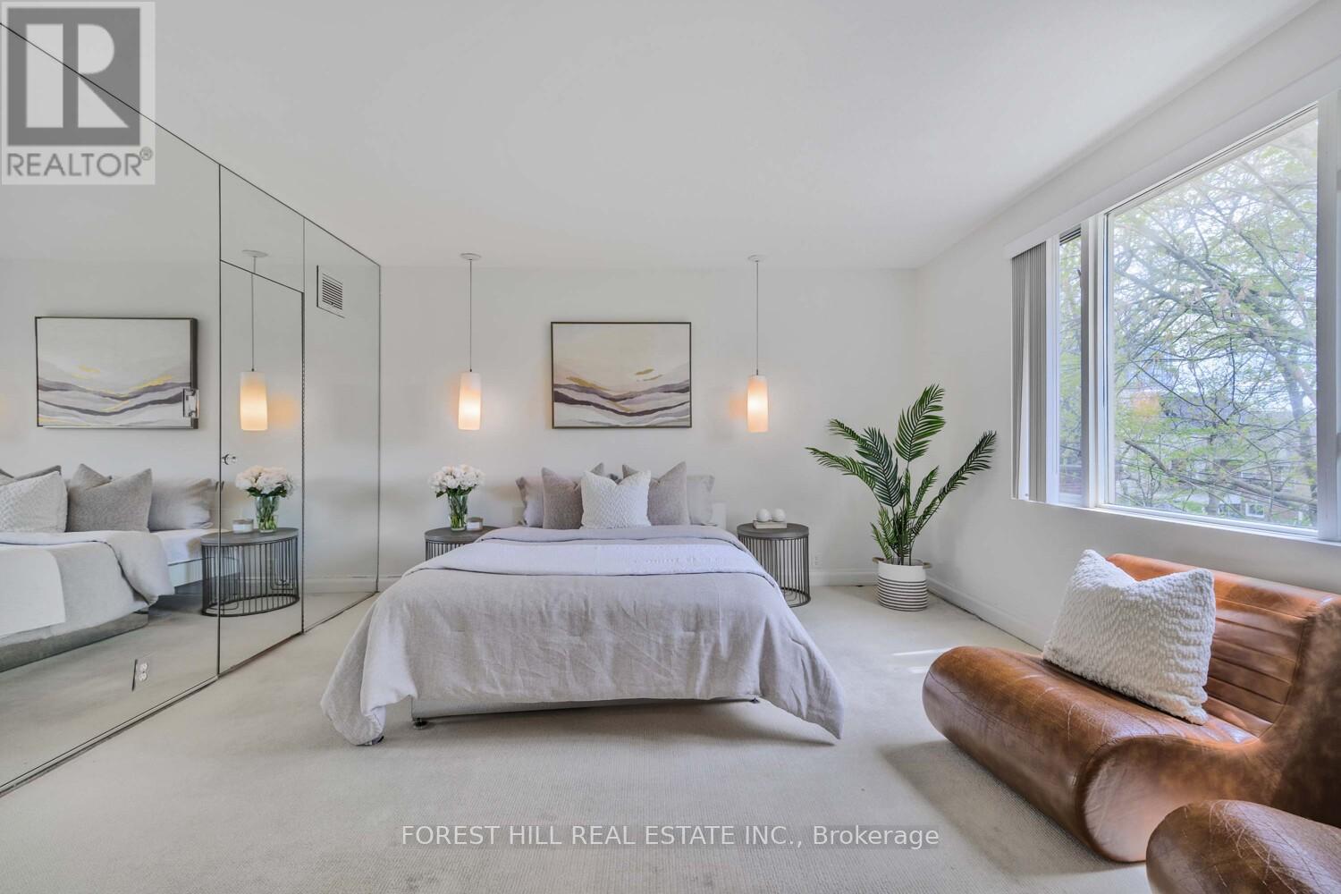 192 Old Forest Hill Road, Toronto, Ontario  M6C 2G9 - Photo 26 - C12126385