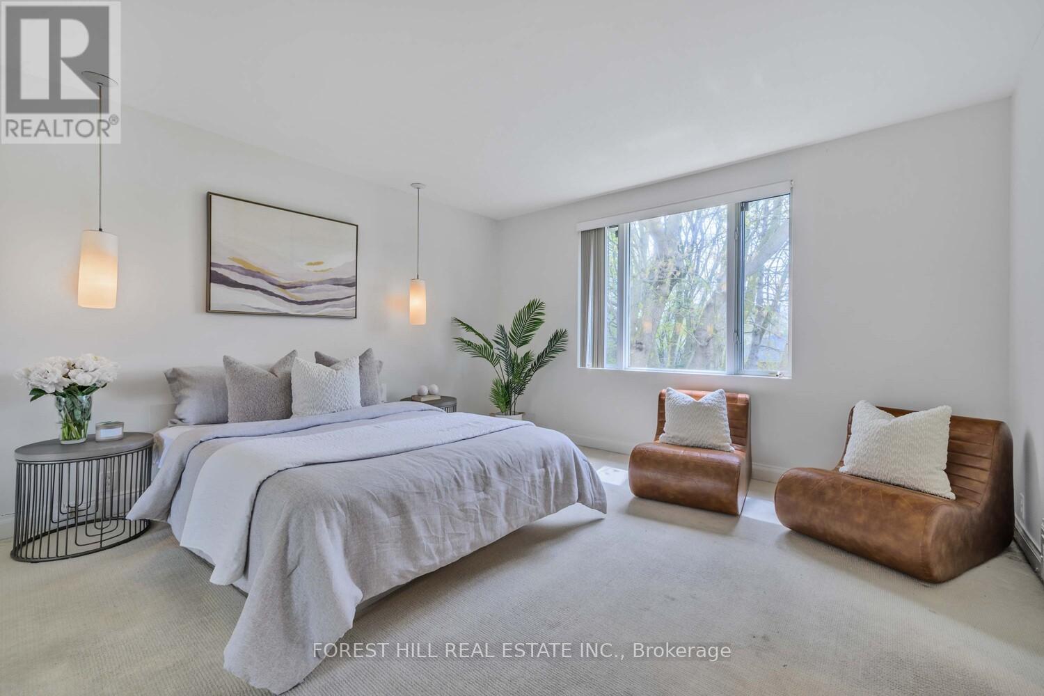 192 Old Forest Hill Road, Toronto, Ontario  M6C 2G9 - Photo 27 - C12126385