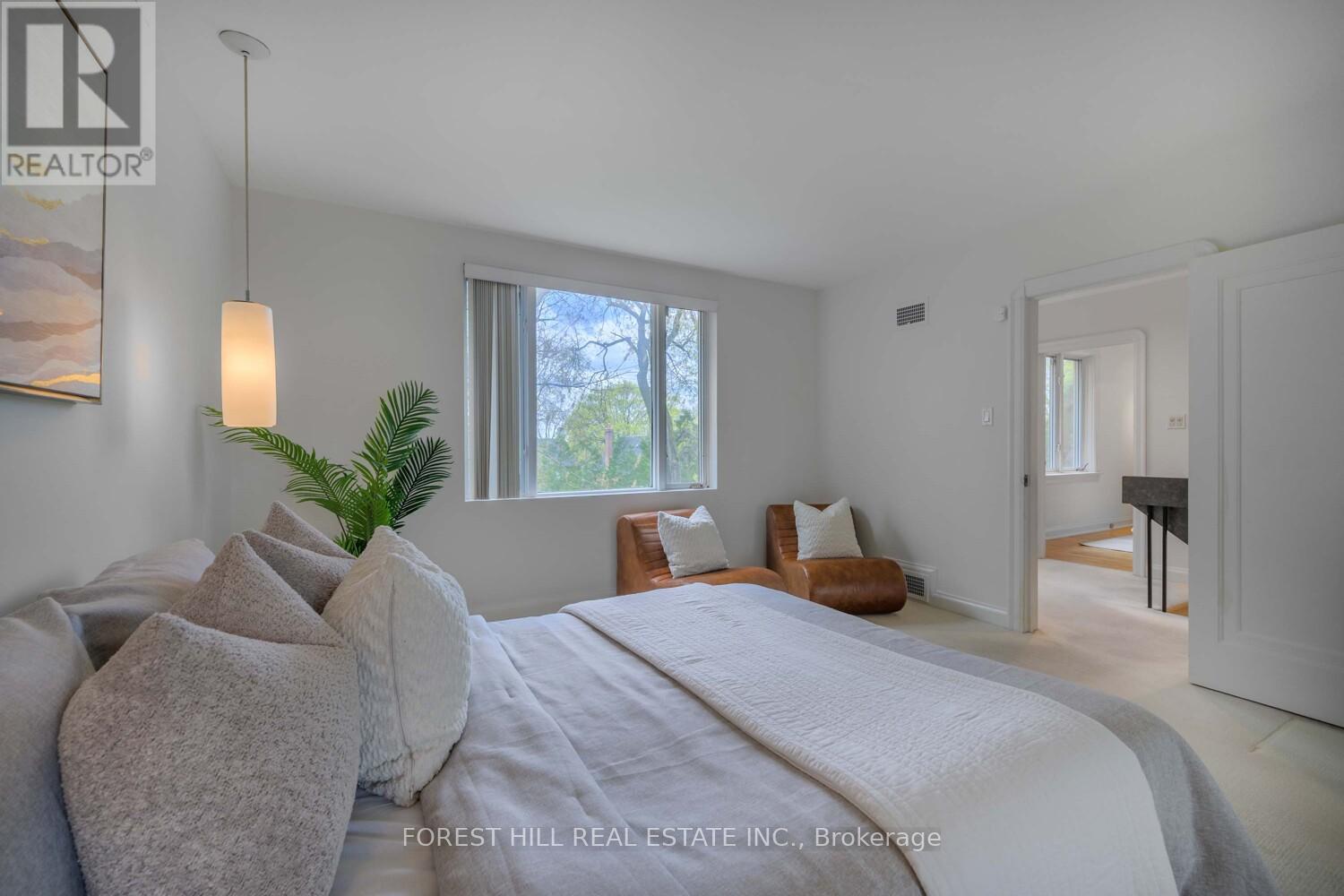 192 Old Forest Hill Road, Toronto, Ontario  M6C 2G9 - Photo 28 - C12126385