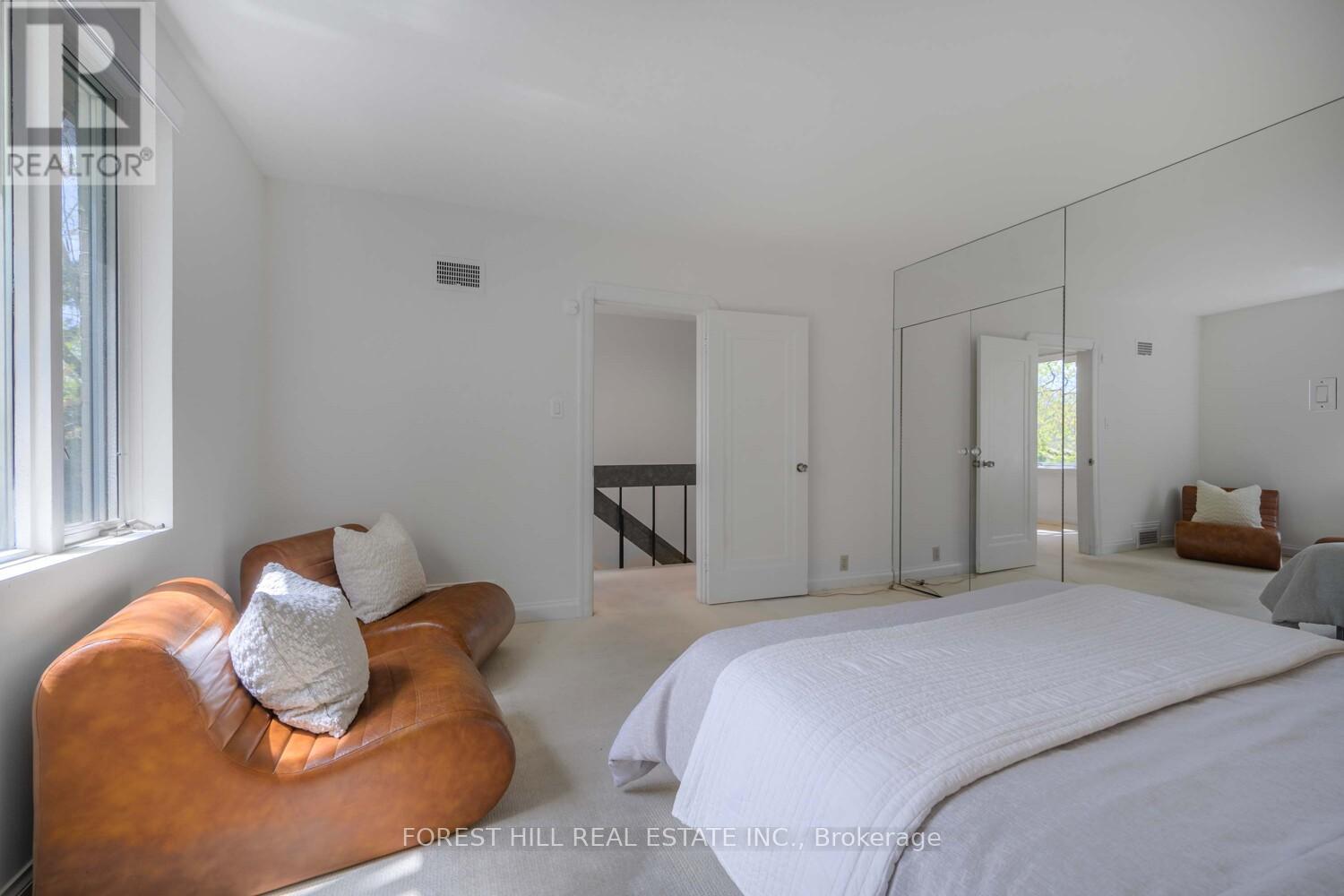 192 Old Forest Hill Road, Toronto, Ontario  M6C 2G9 - Photo 29 - C12126385
