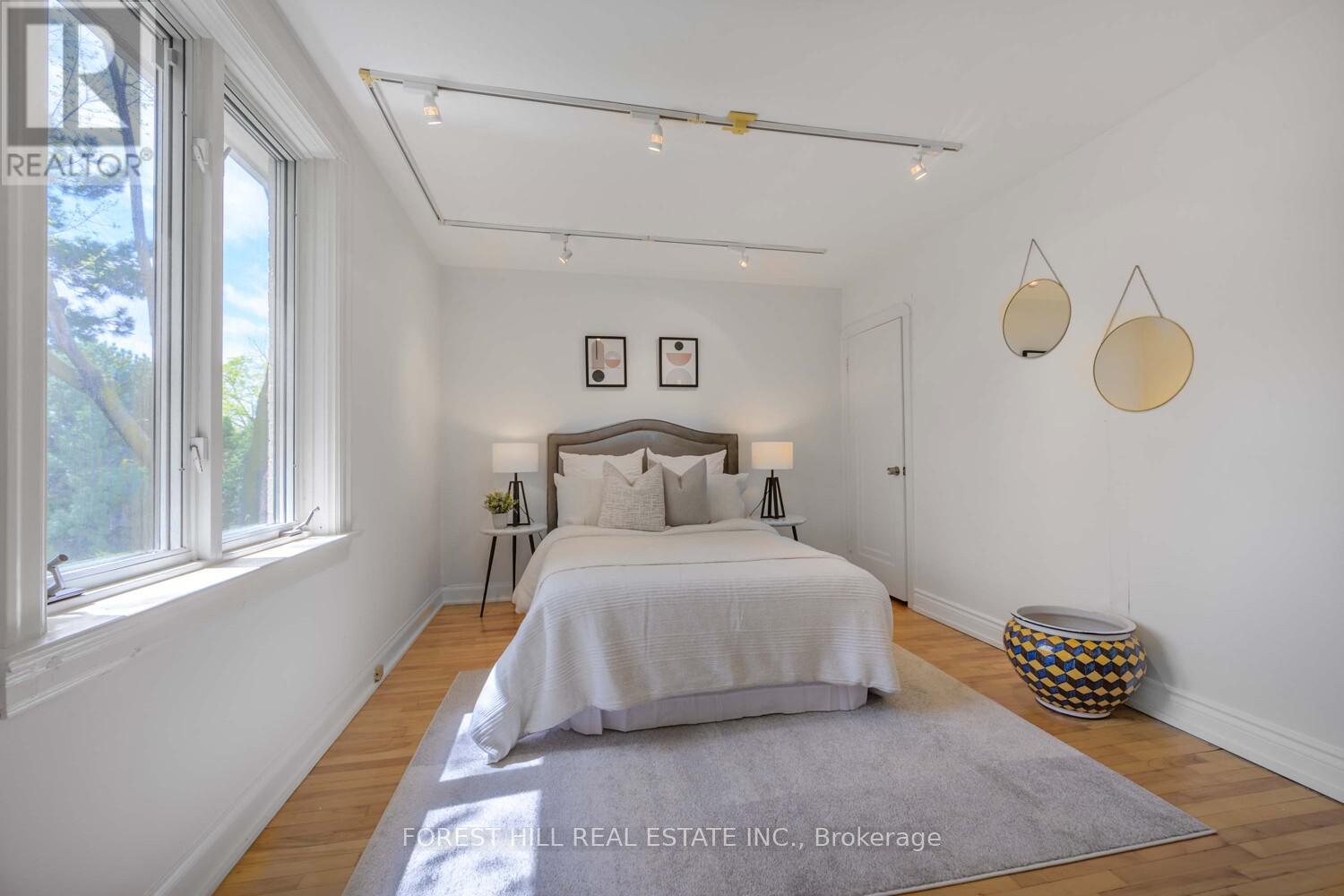 192 Old Forest Hill Road, Toronto, Ontario  M6C 2G9 - Photo 33 - C12126385