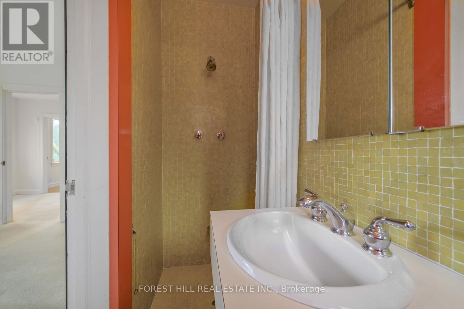 192 Old Forest Hill Road, Toronto, Ontario  M6C 2G9 - Photo 36 - C12126385