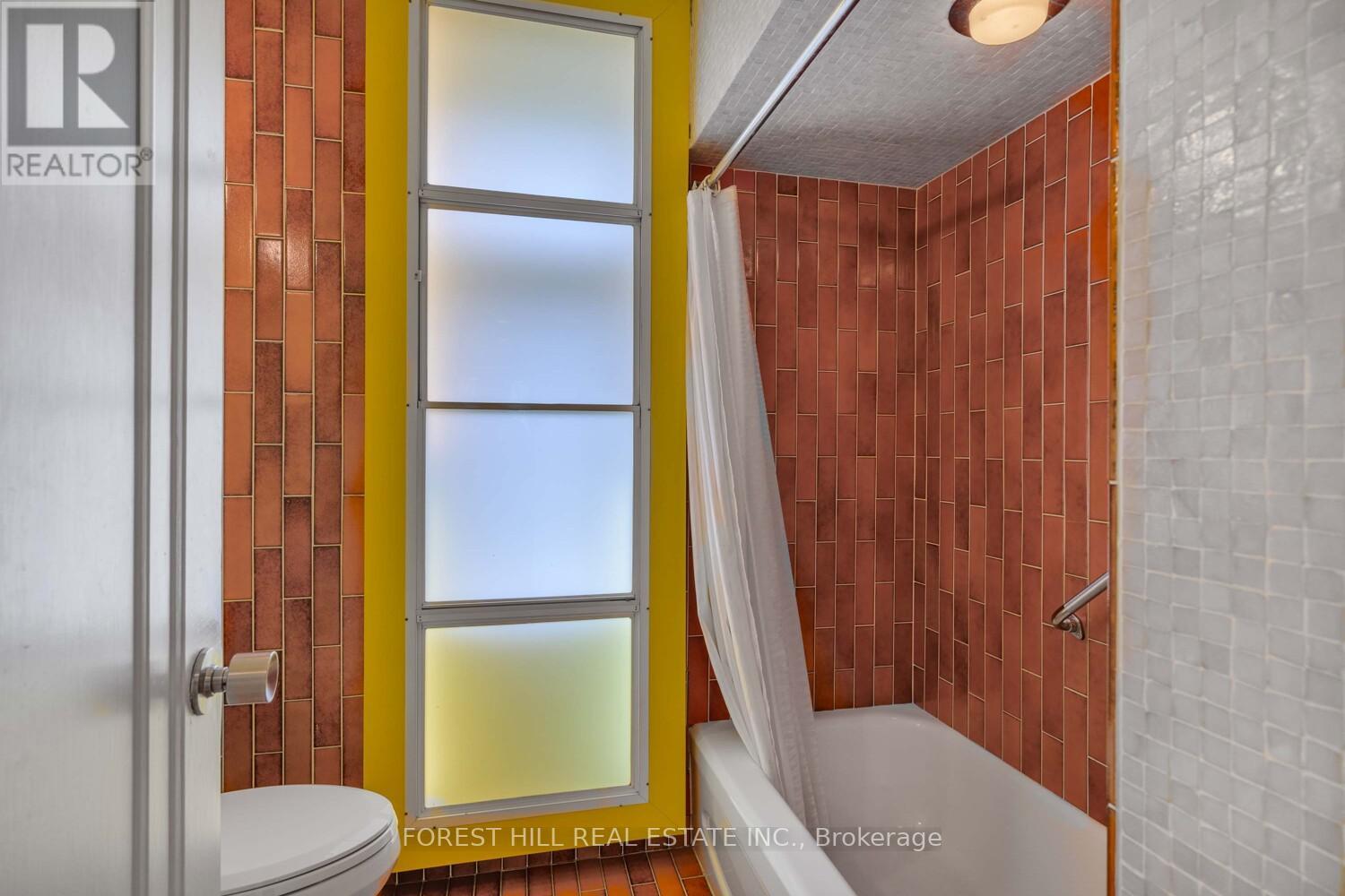192 Old Forest Hill Road, Toronto, Ontario  M6C 2G9 - Photo 30 - C12126385