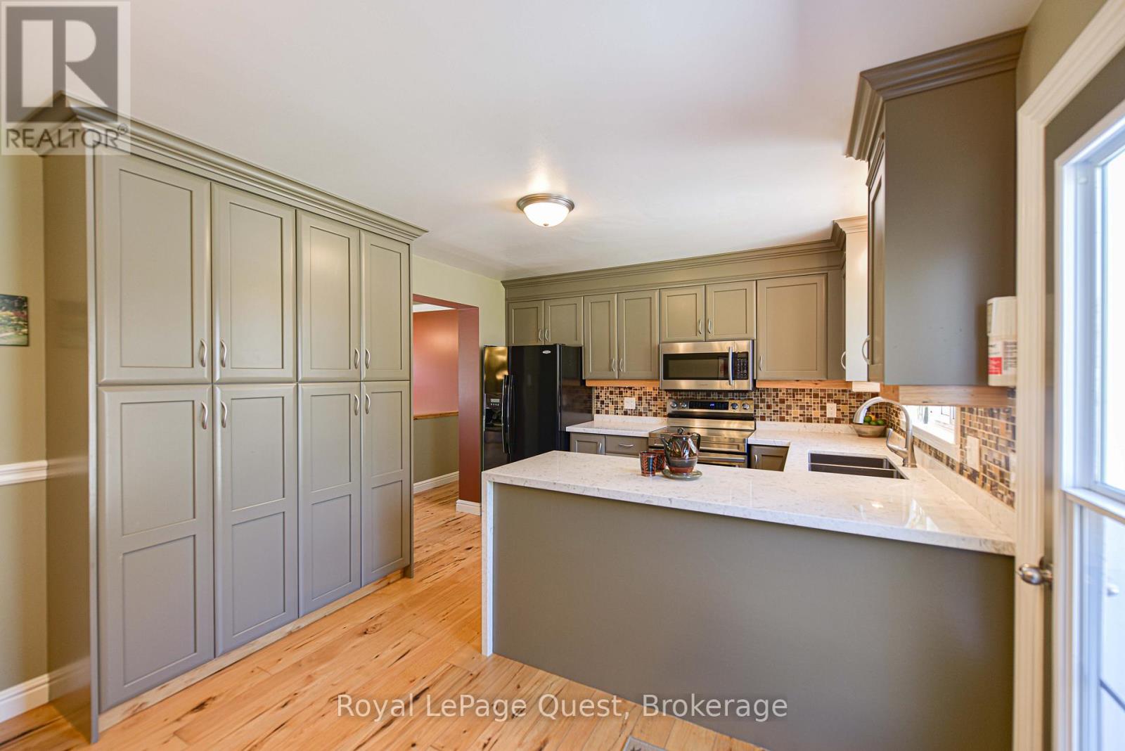 46 Maplewood Parkway, Oro-Medonte, Ontario  L3V 0K2 - Photo 14 - S12153022