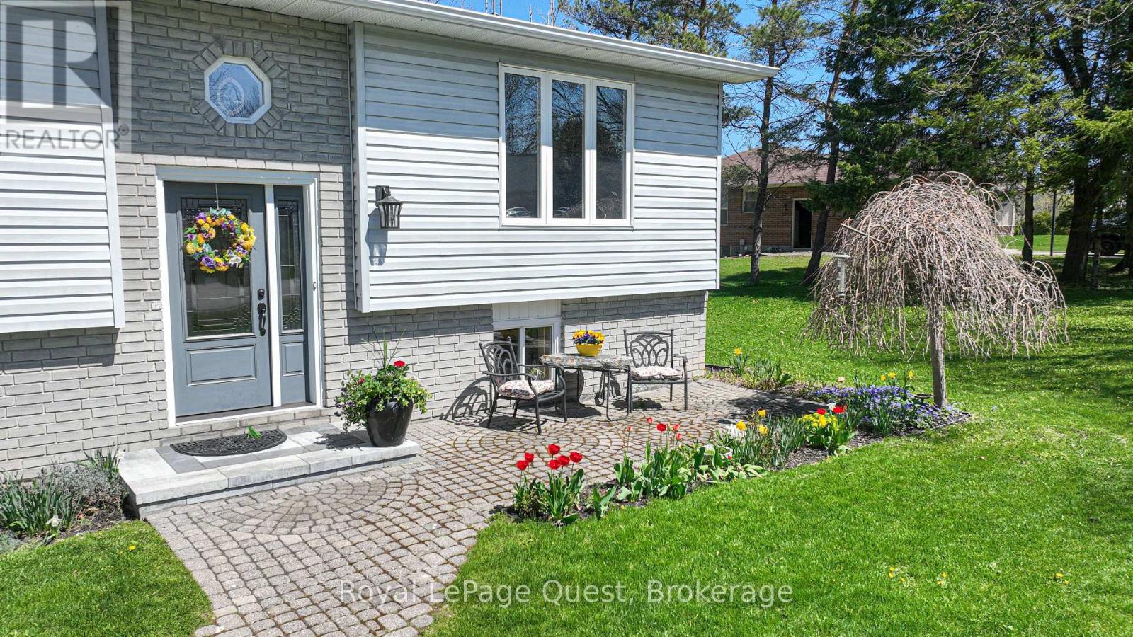 Property at 46 MAPLEWOOD PARKWAY image 3