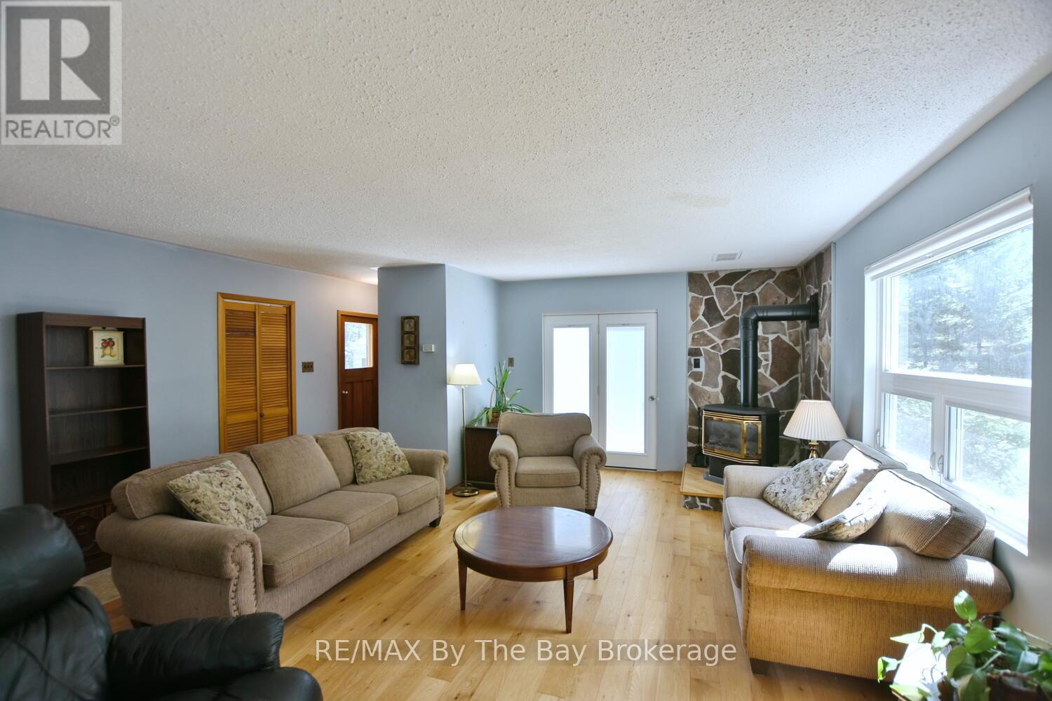 15 Sylvan Avenue, Wasaga Beach, Ontario  L9Z 1T3 - Photo 23 - S12153028