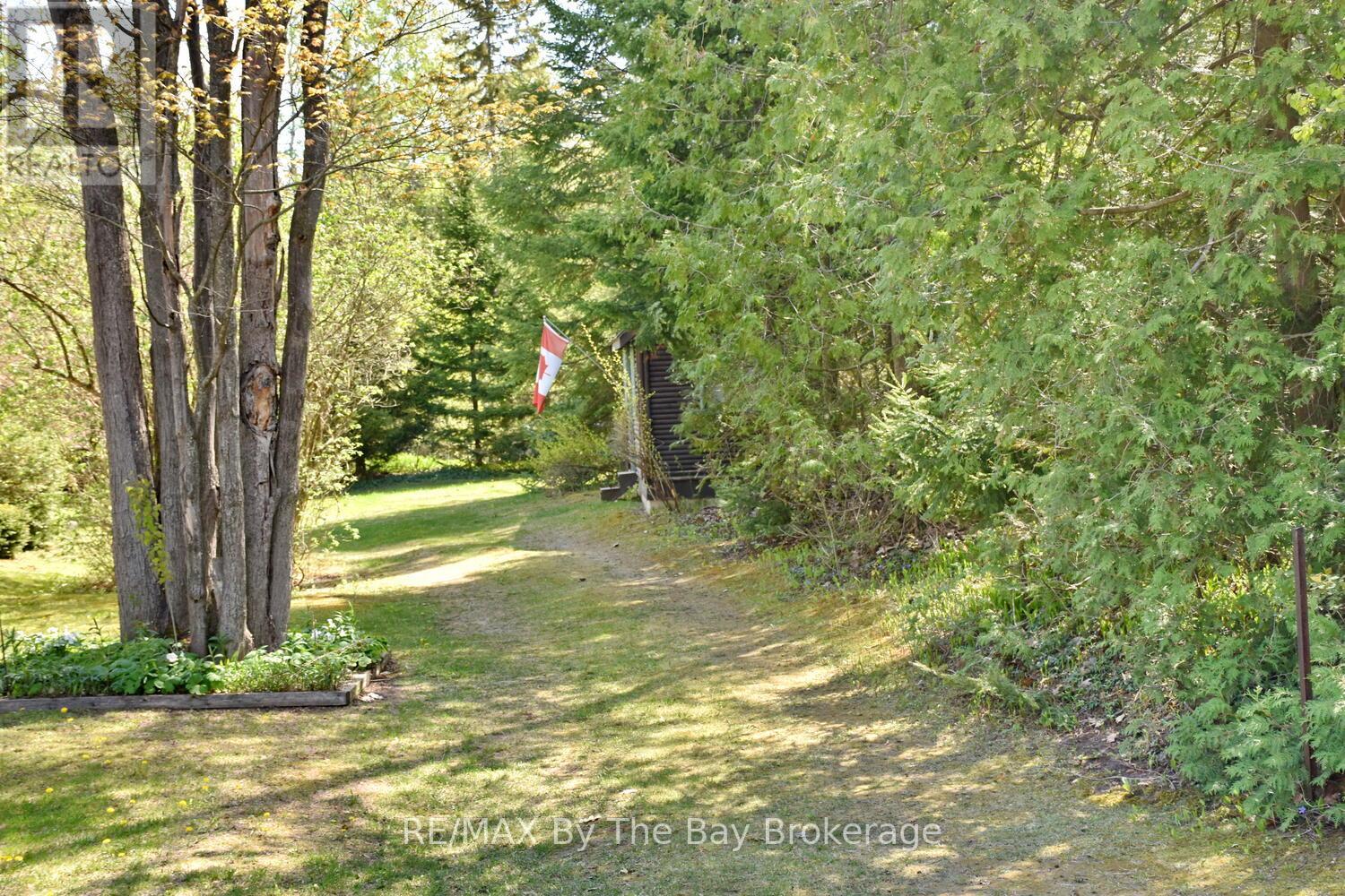 15 Sylvan Avenue, Wasaga Beach, Ontario  L9Z 1T3 - Photo 9 - S12153028