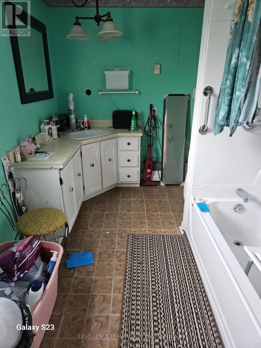 335 Brookdale Avenue, Cornwall, Ontario  K6J 4P2 - Photo 11 - X12020910