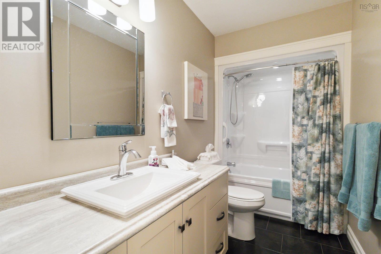 408 Glen Allan Drive, Bridgewater, Nova Scotia  B4V 0A8 - Photo 19 - 202508801