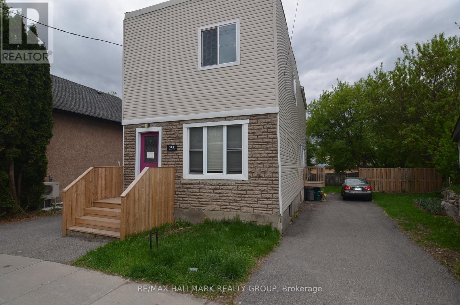 258 Granville Street N, Ottawa, Ontario  K1L 6Z2 - Photo 3 - X12153010