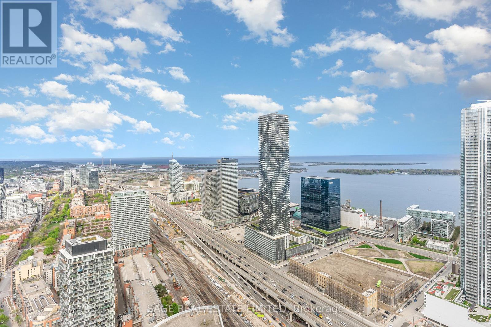 5408 - 8 The Esplanade, Toronto, Ontario  M5E 0A6 - Photo 28 - C12153016