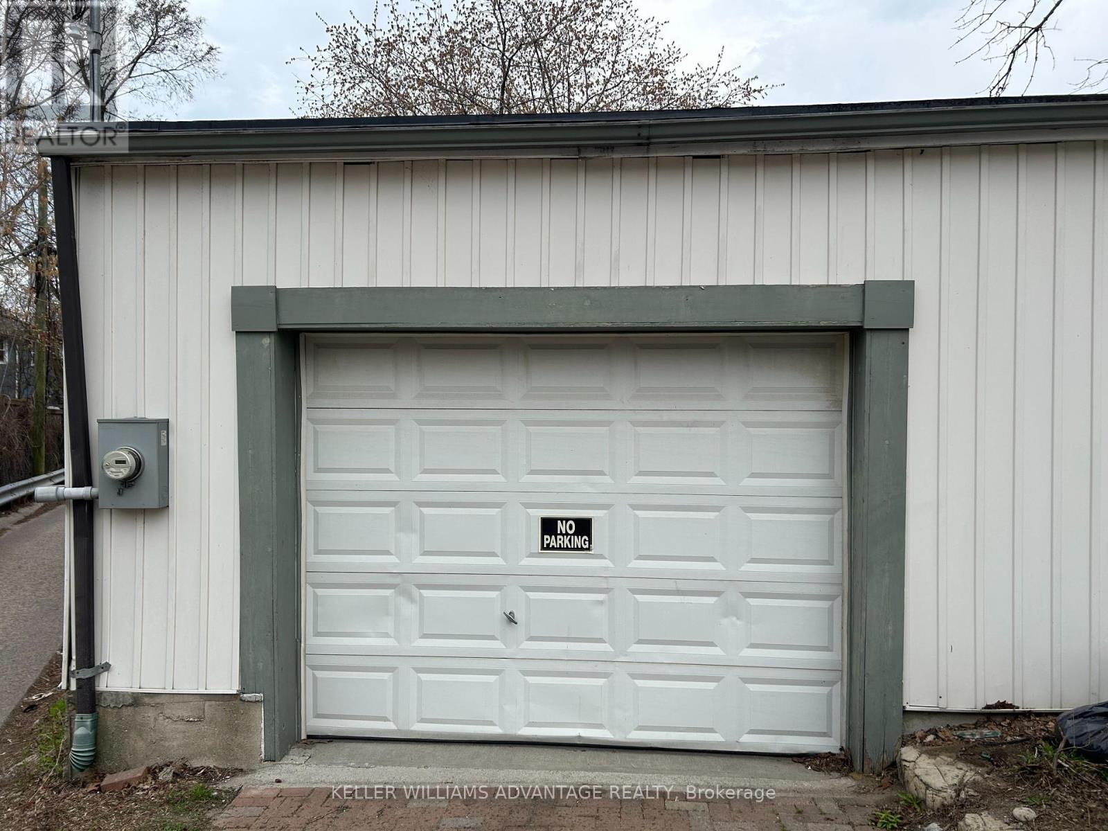 Garage - 1443 Kingston Road, Toronto, Ontario  M1N 1R4 - Photo 1 - E12153007