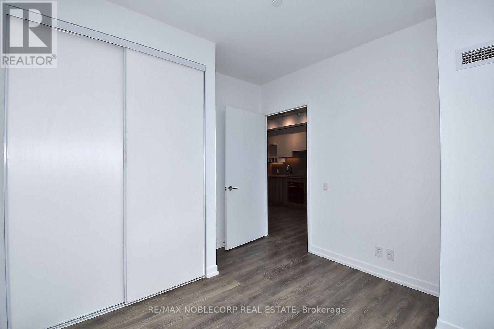 2811 - 898 Portage Parkway, Vaughan, Ontario  L4K 0J3 - Photo 21 - N12153031