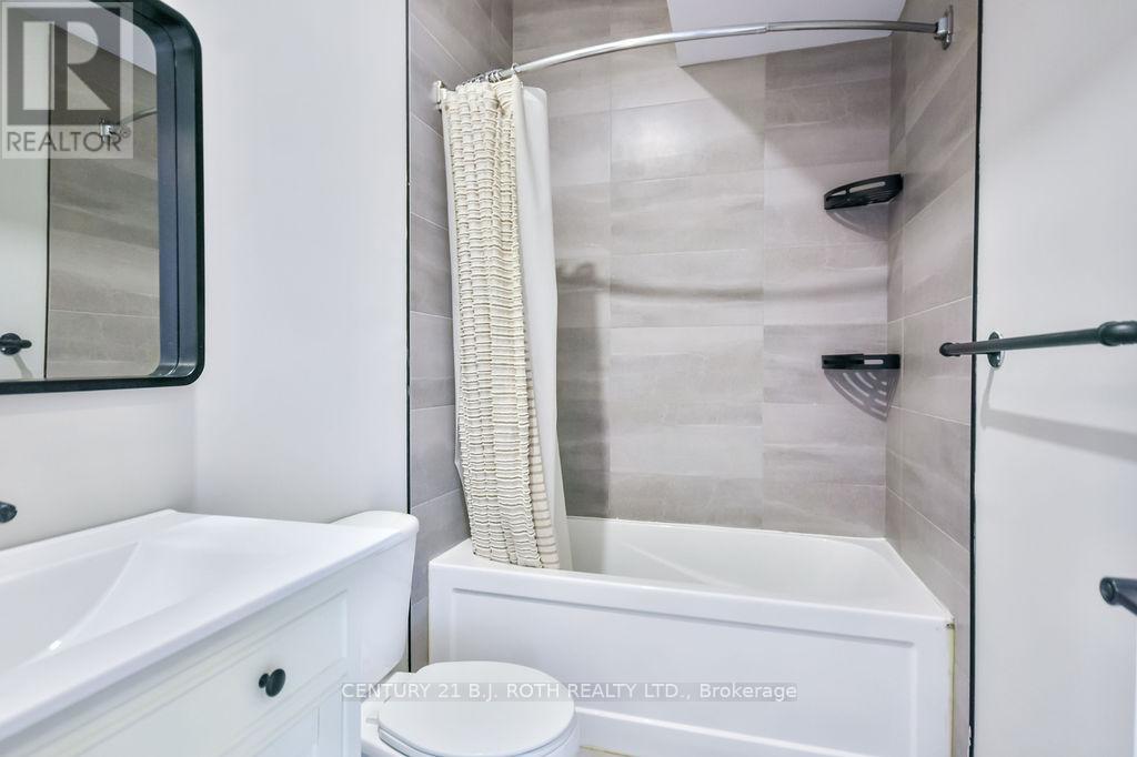 108 Nelson Street, Barrie, Ontario  L4M 4K7 - Photo 24 - S12153027