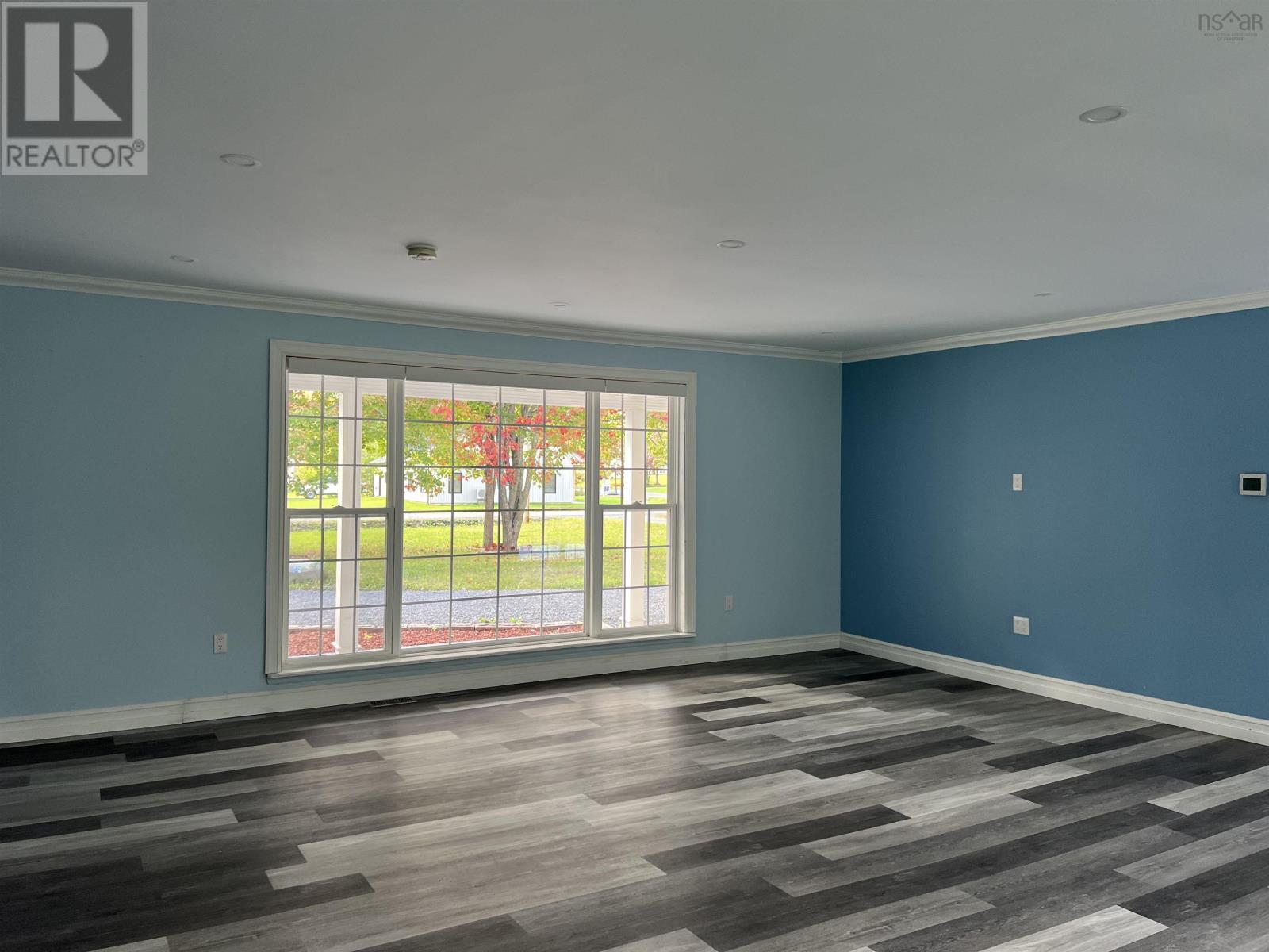 Property at 45 Maple Crescent image 3