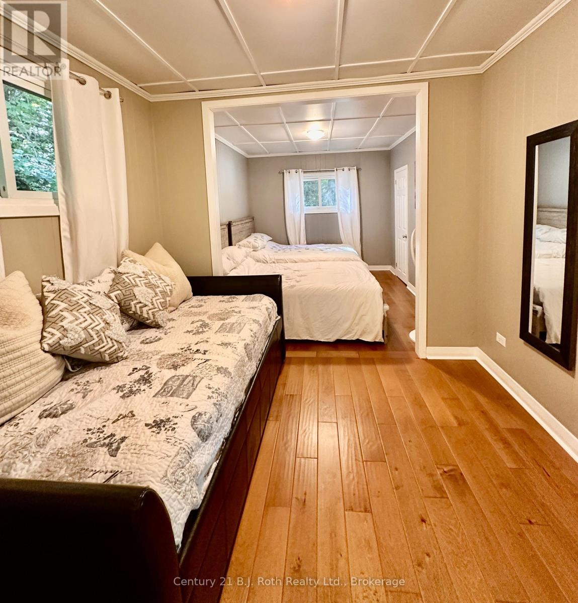 1030 Mcdonald Road W, Muskoka Lakes, Ontario  P0C 1H0 - Photo 25 - X12153052