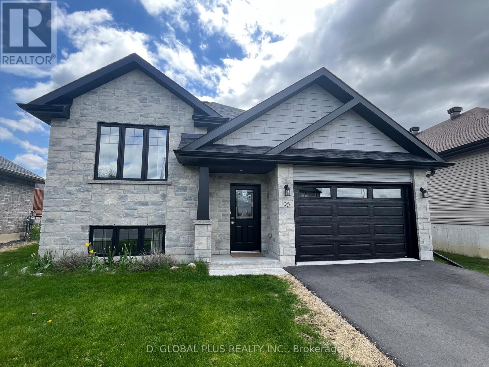 90 Cameron Crescent S, Cornwall, Ontario  K6K 0B7 - Photo 2 - X12153051