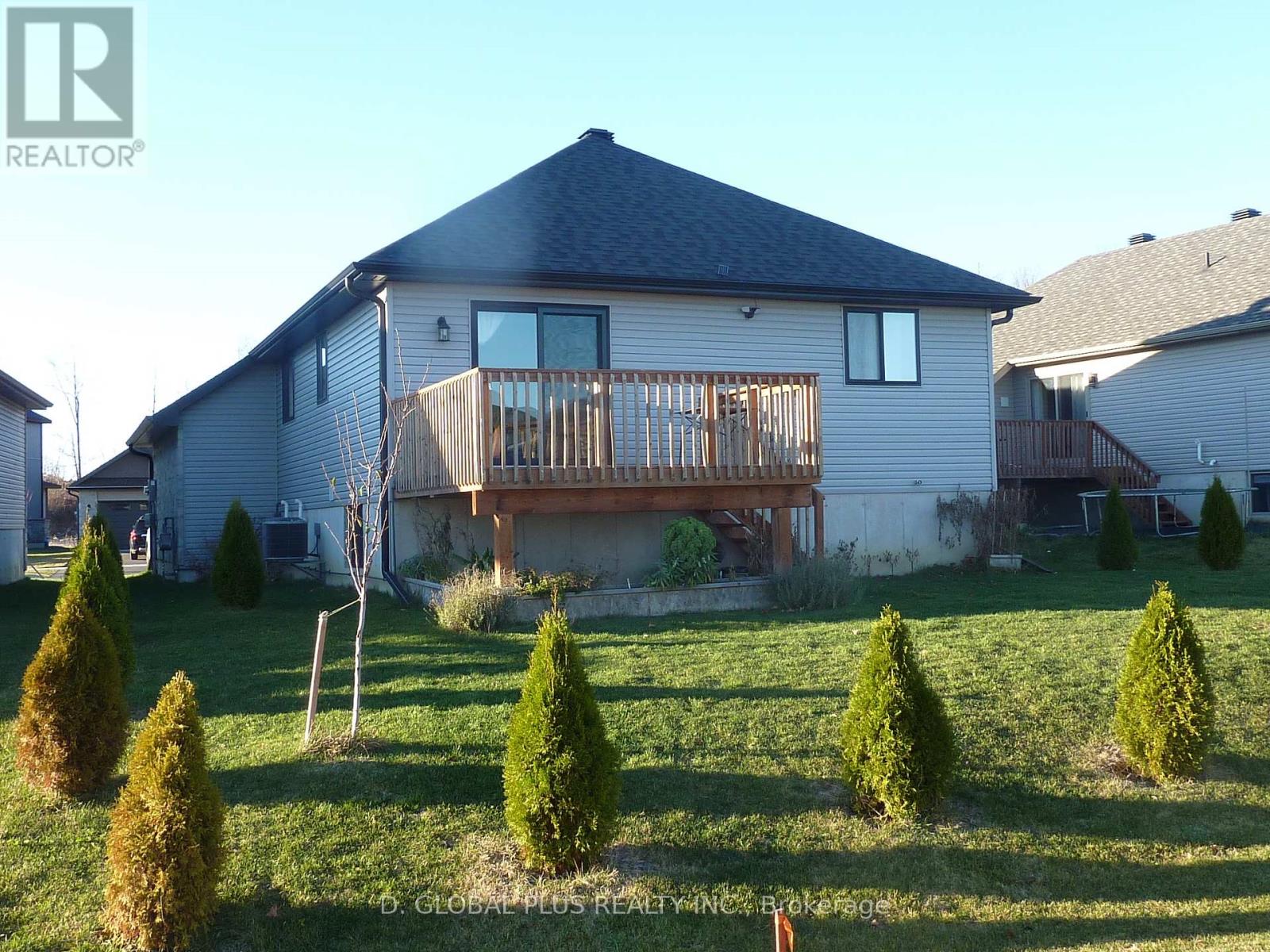 Property at 90 CAMERON CRESCENT S image 3