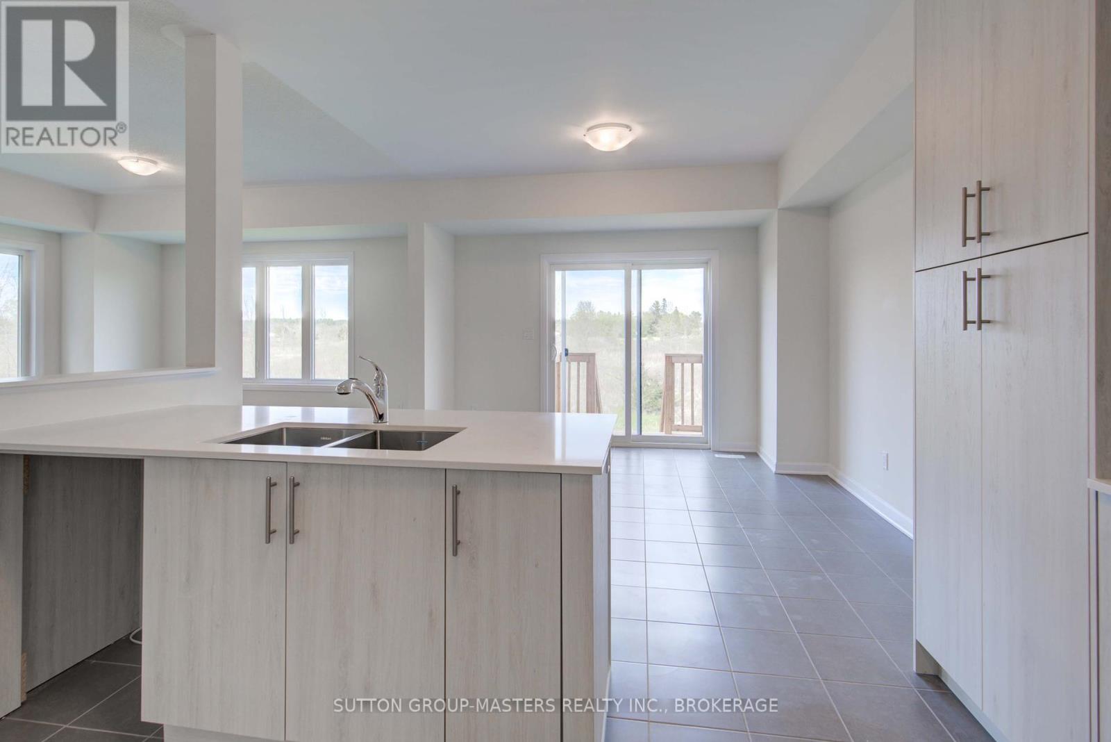 102 Oakmont Drive, Loyalist, Ontario  K0H 1G0 - Photo 11 - X12152964