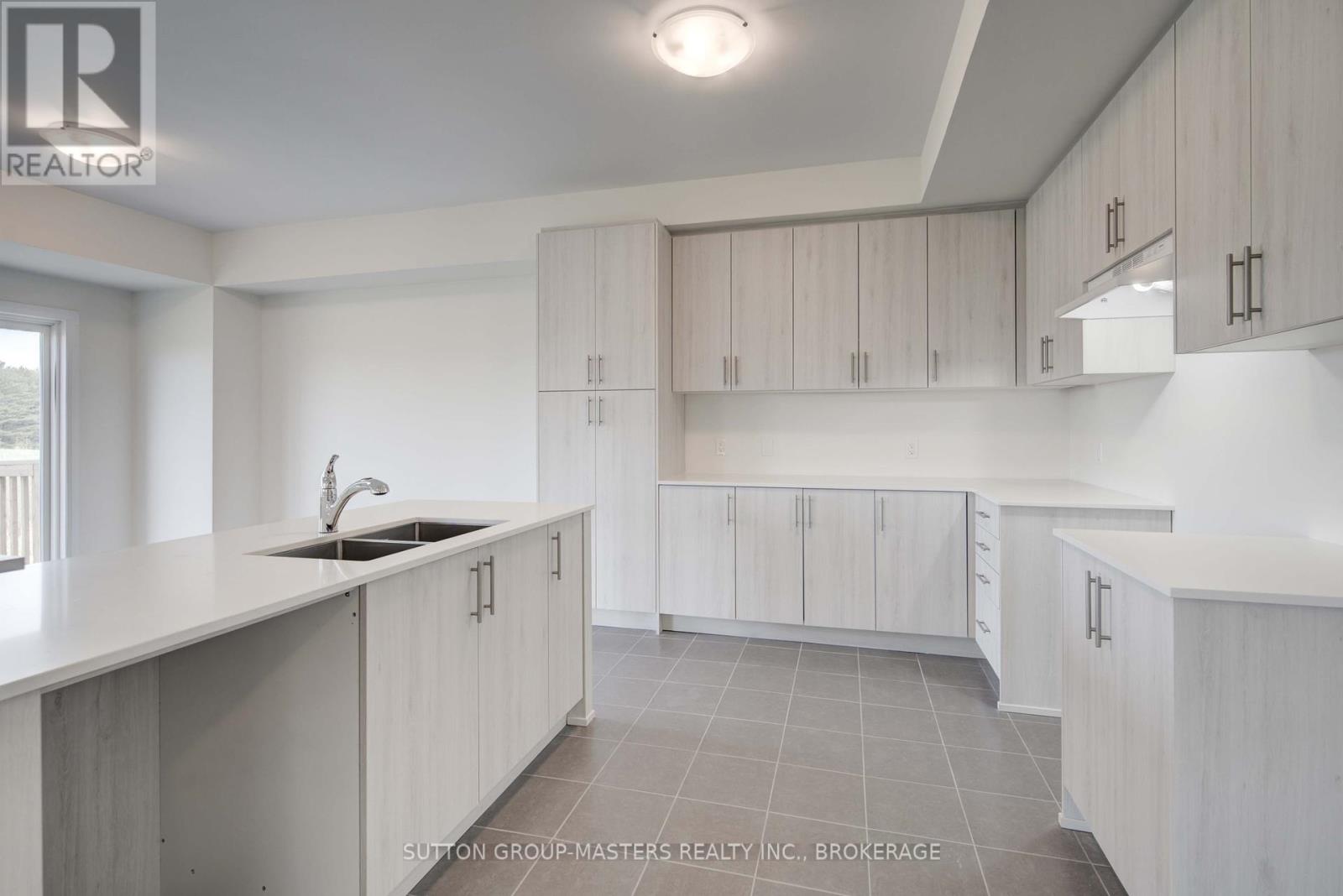 102 Oakmont Drive, Loyalist, Ontario  K0H 1G0 - Photo 9 - X12152964