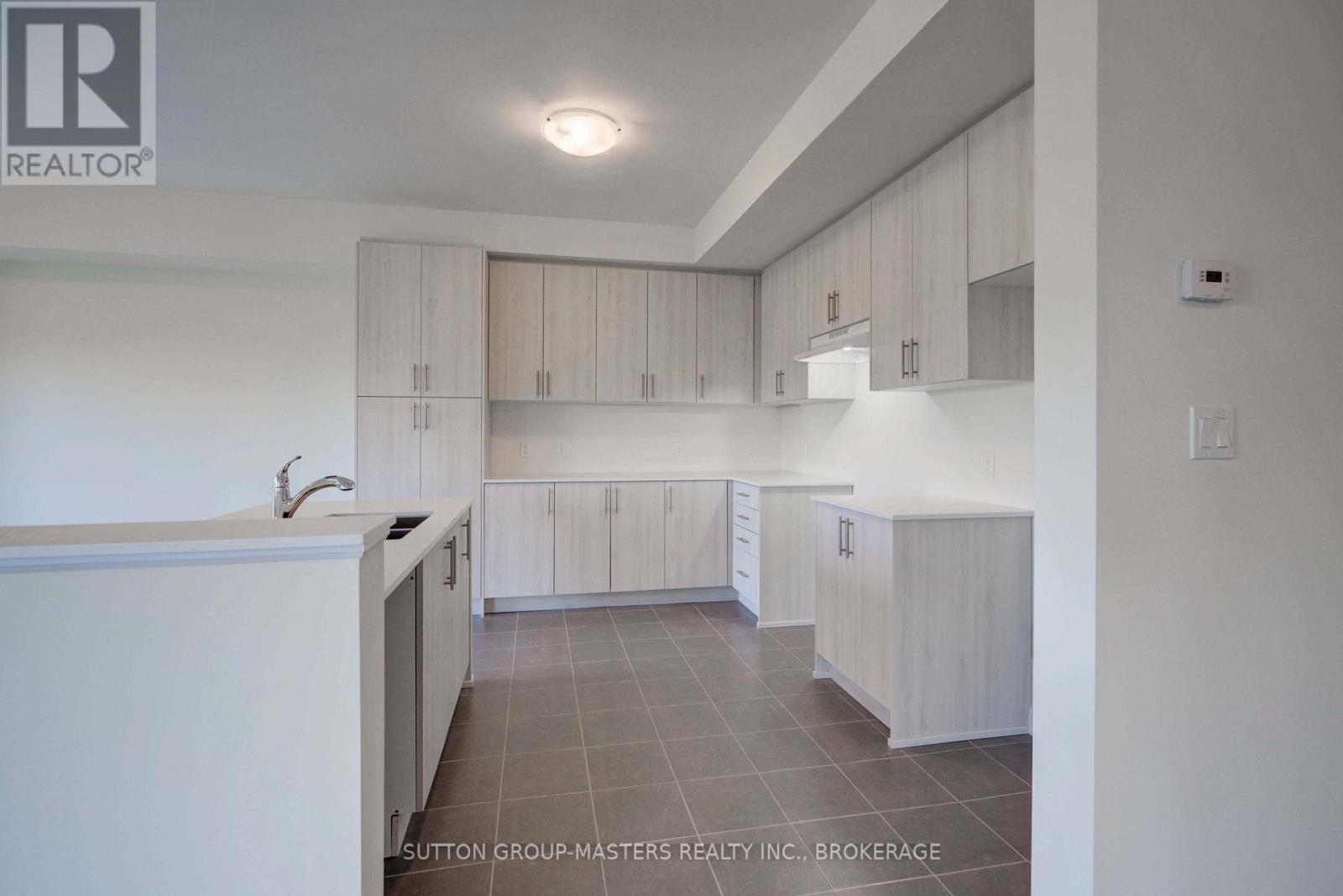102 Oakmont Drive, Loyalist, Ontario  K0H 1G0 - Photo 8 - X12152964
