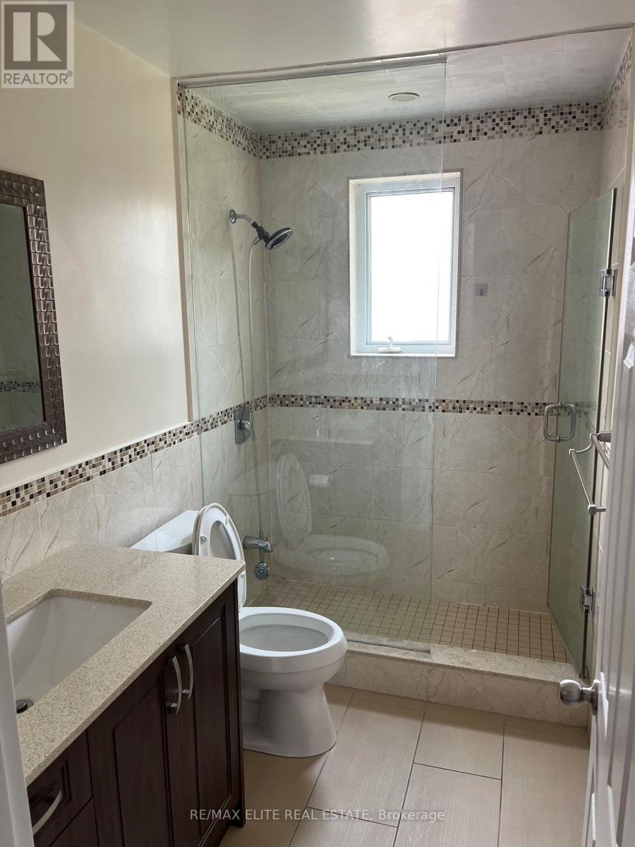 Main - 34 Irvington Crescent, Toronto, Ontario  M2N 2Z1 - Photo 3 - C12153048