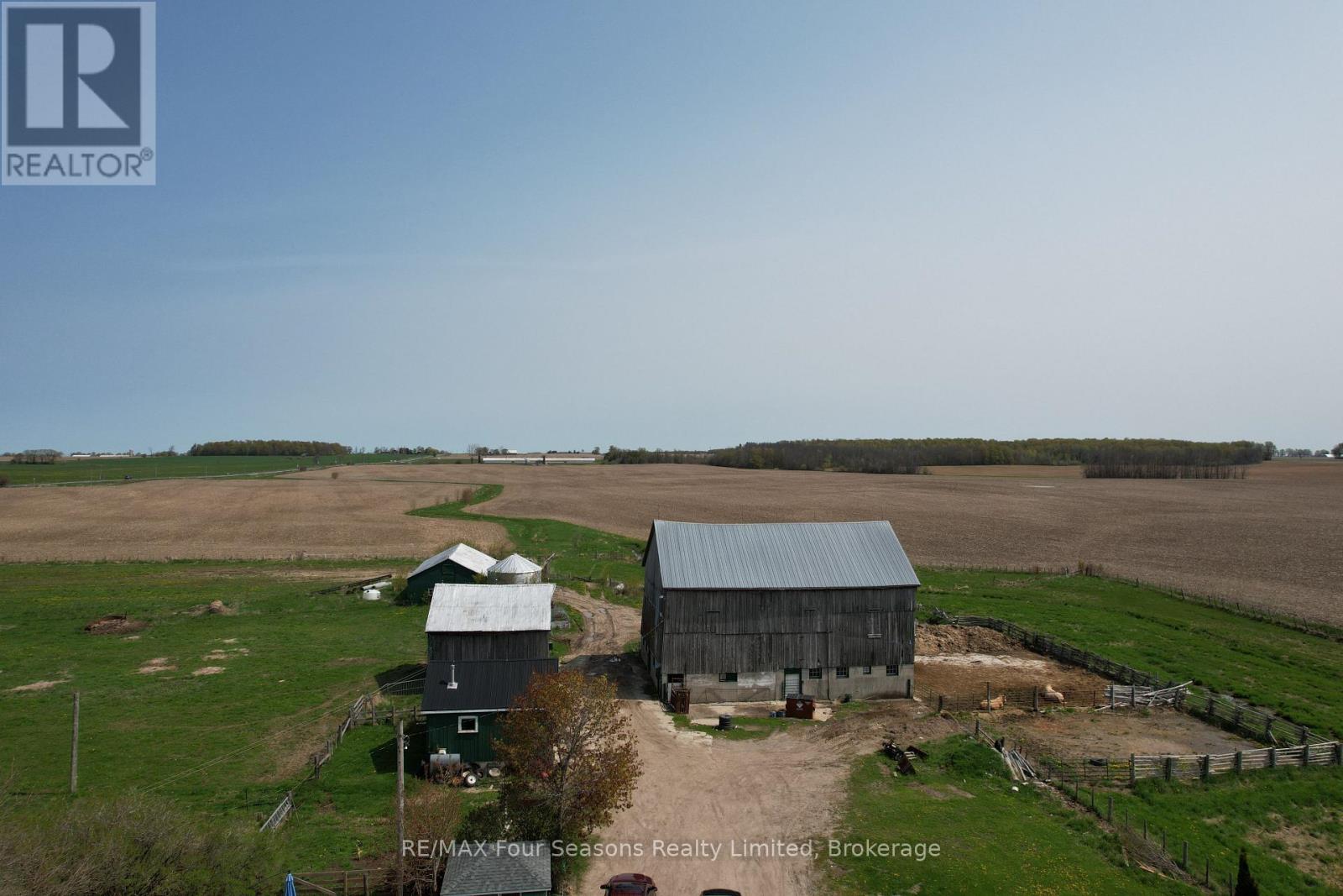 1592 Bruce Saugeen Townline, Saugeen Shores, Ontario  N0H 2C5 - Photo 4 - X11975394