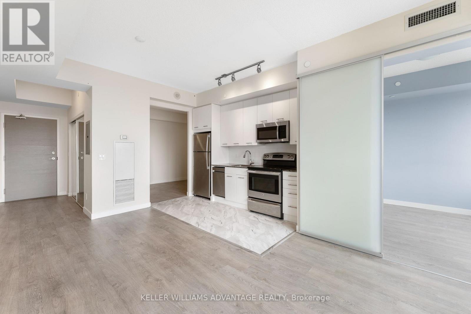 813 - 2055 DANFORTH AVENUE, Toronto, Ontario