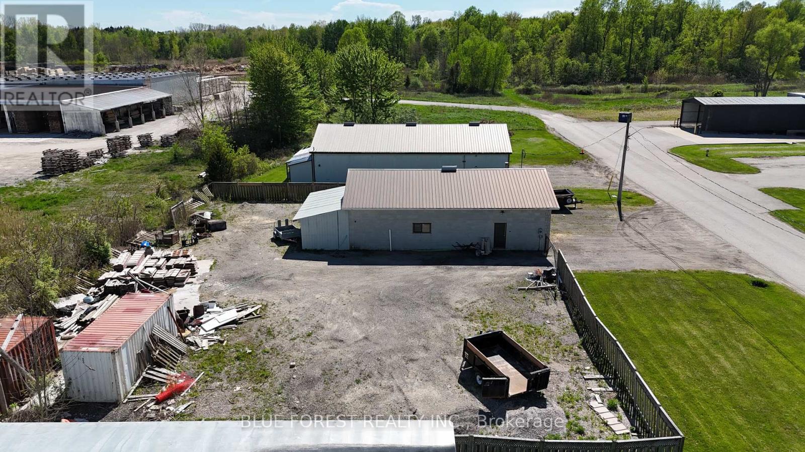 186 Gilbert Street, West Elgin, Ontario  N0L 2P0 - Photo 3 - X12153080