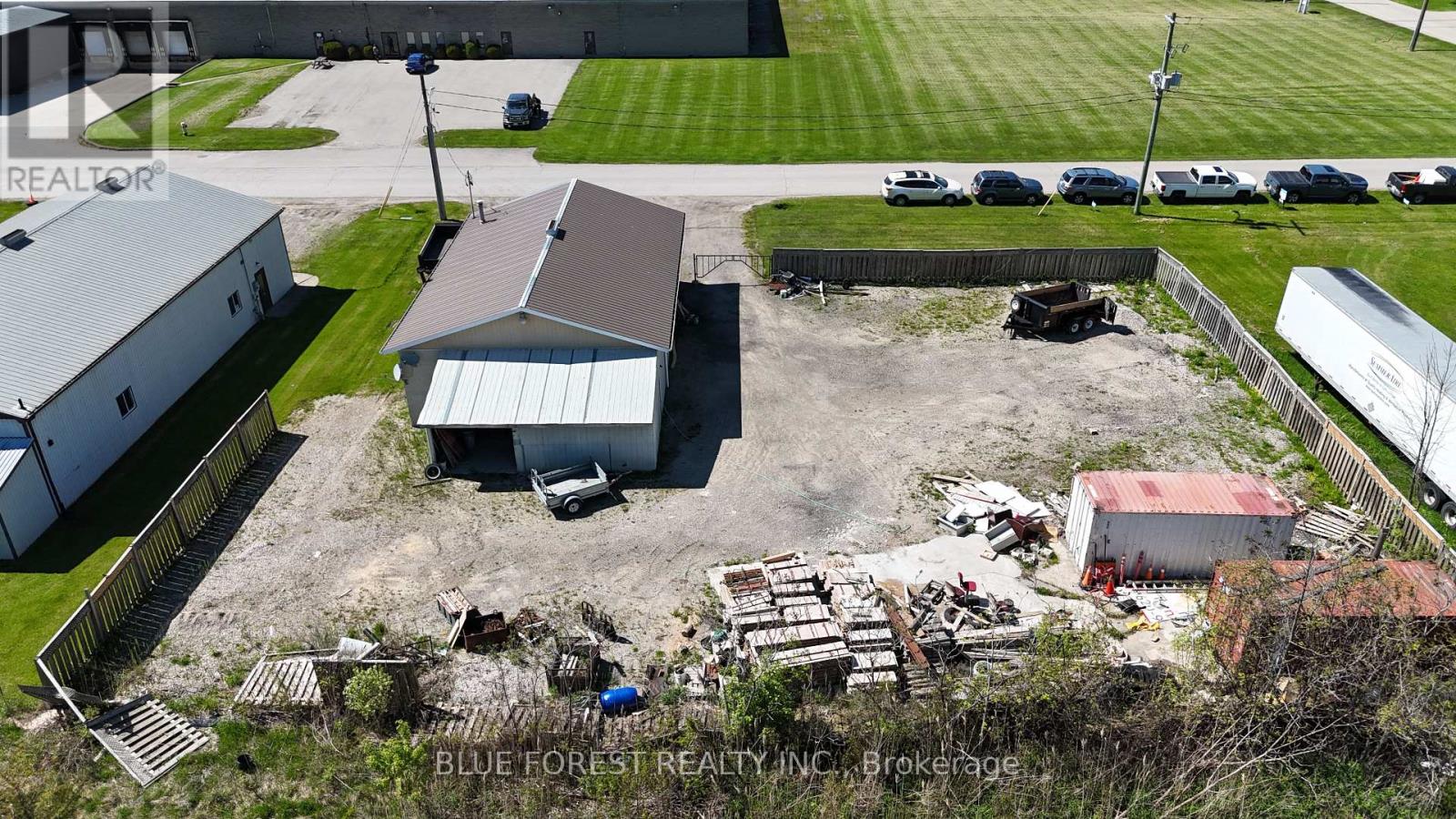 186 Gilbert Street, West Elgin, Ontario  N0L 2P0 - Photo 4 - X12153080