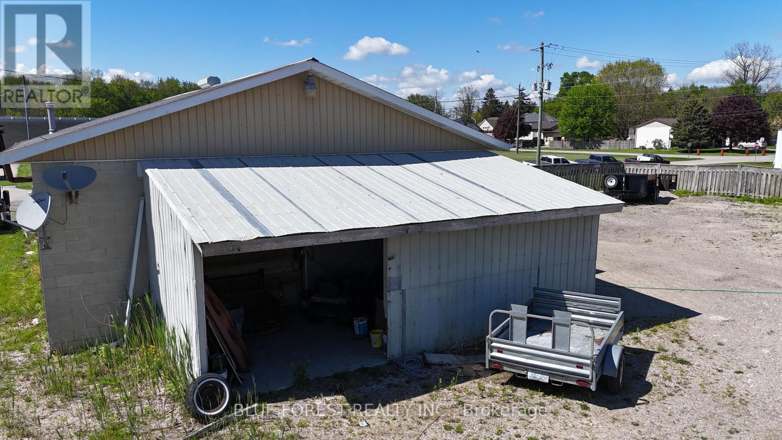 186 Gilbert Street, West Elgin, Ontario  N0L 2P0 - Photo 7 - X12153080
