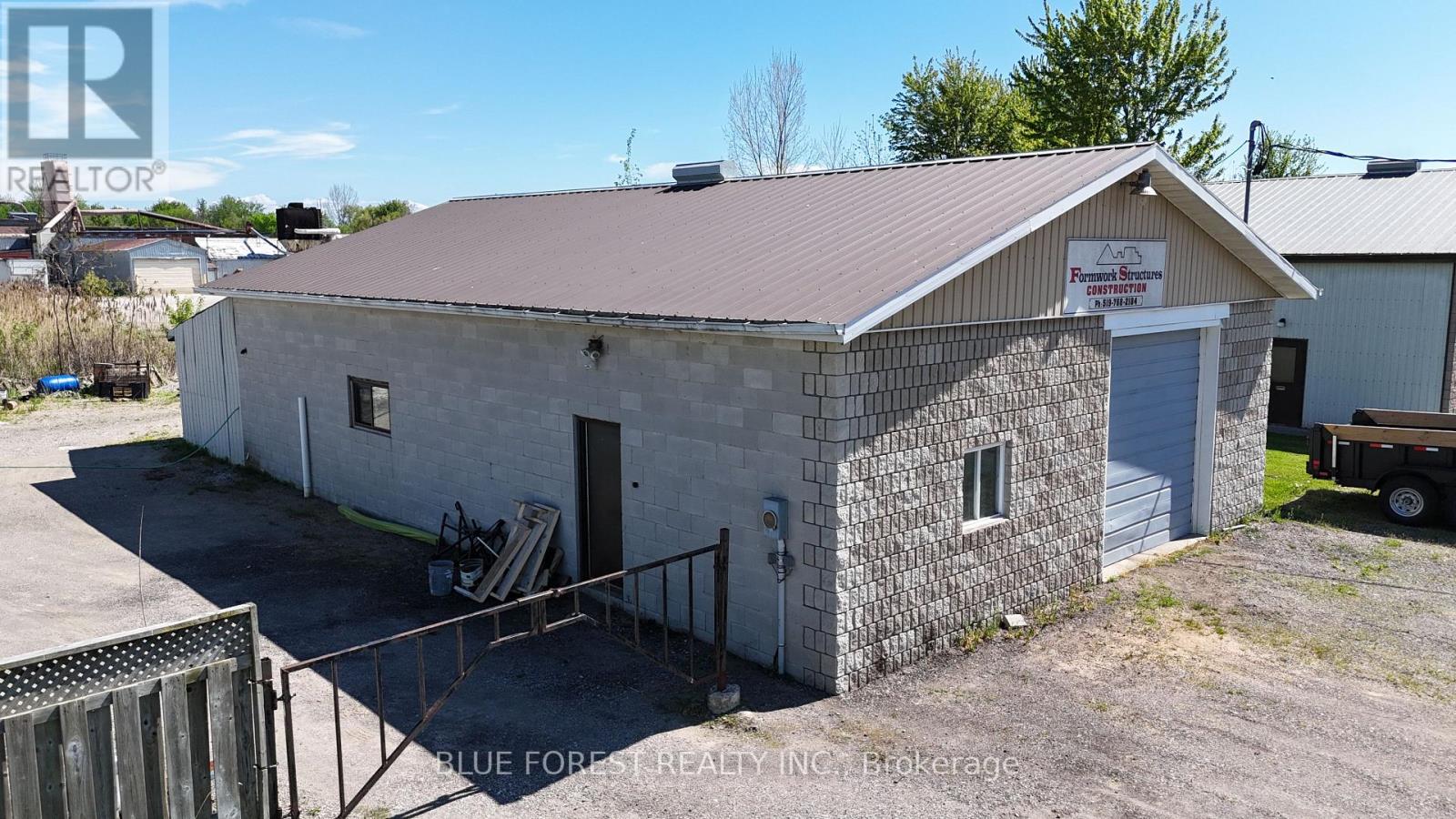 186 Gilbert Street, West Elgin, Ontario  N0L 2P0 - Photo 9 - X12153080