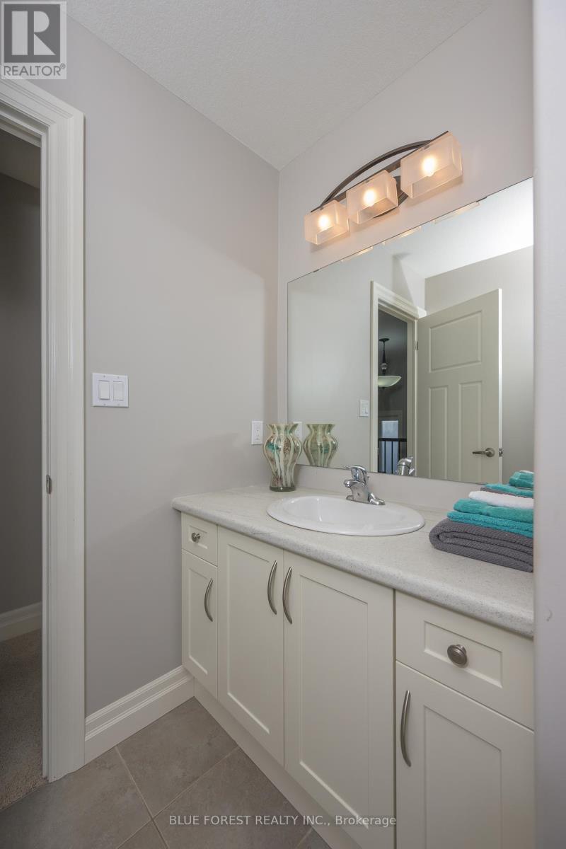 1835 Cedarpark Drive, London North, Ontario  N5X 0C7 - Photo 24 - X12153104