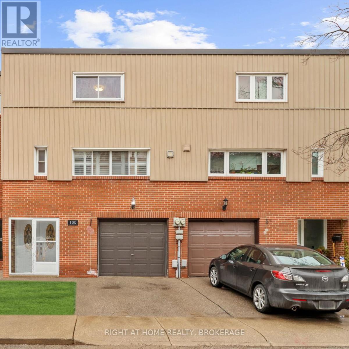100 - 400 BLOOR STREET, Mississauga, Ontario
