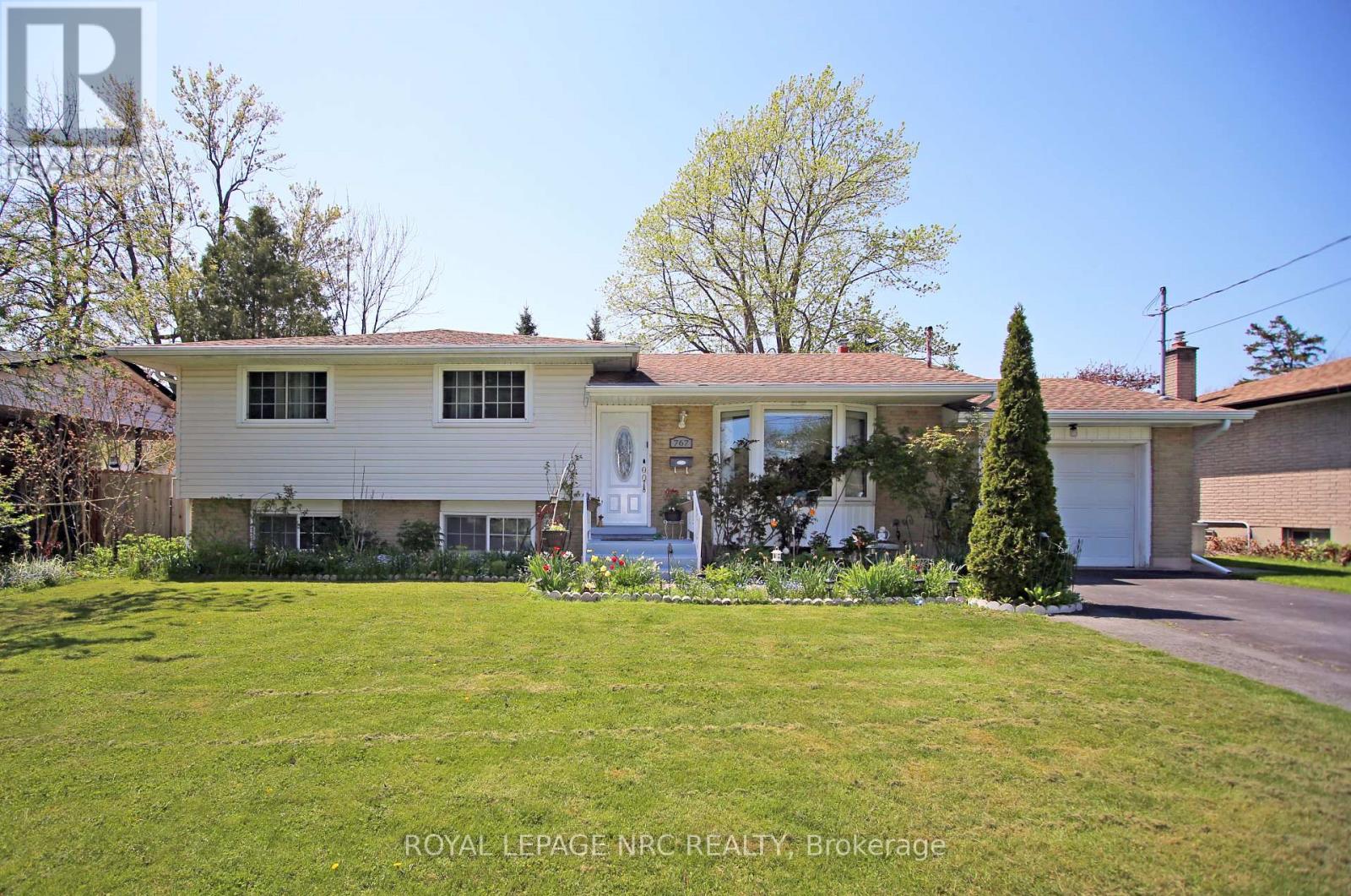 767 Parkdale Avenue, Fort Erie (Crescent Park), Ontario  L2A 5B7 - Photo 2 - X12153085