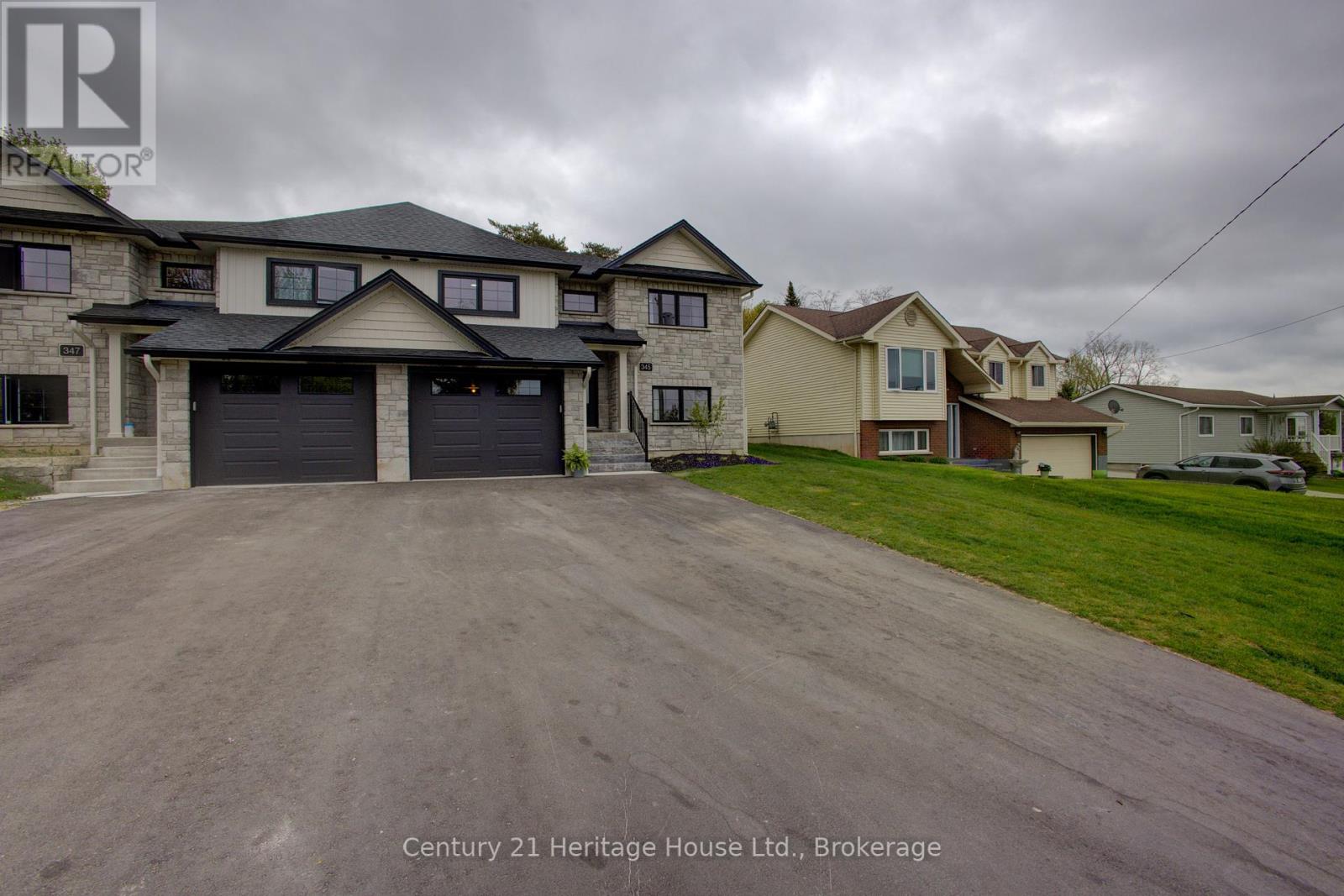 Property at 345 QUEEN STREET N image 2
