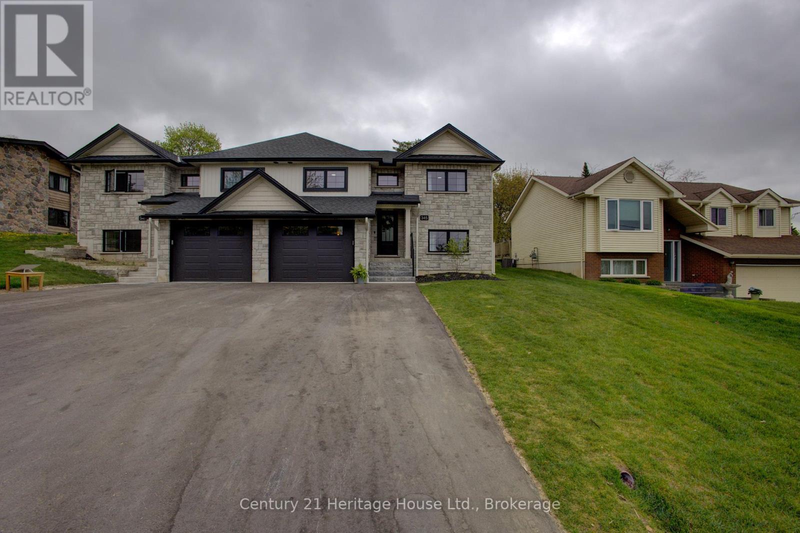 Property at 345 QUEEN STREET N image 3