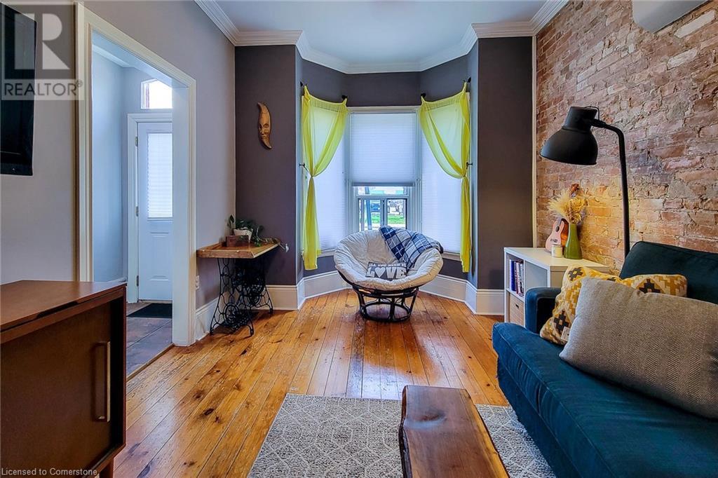 Property at 279 MARY Street image 4