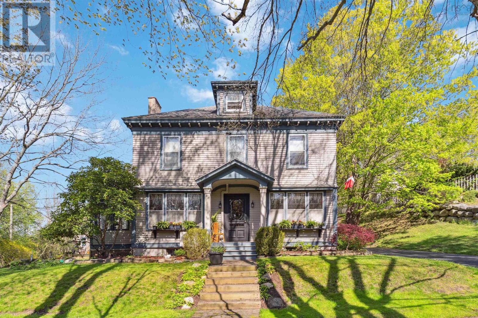 Property at 811 Lahave Street image 2