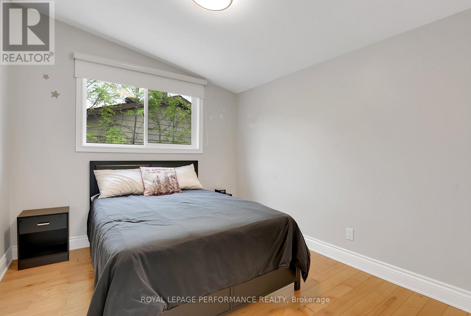 2086 Valley Drive, Ottawa, Ontario  K1G 2P5 - Photo 20 - X12153142