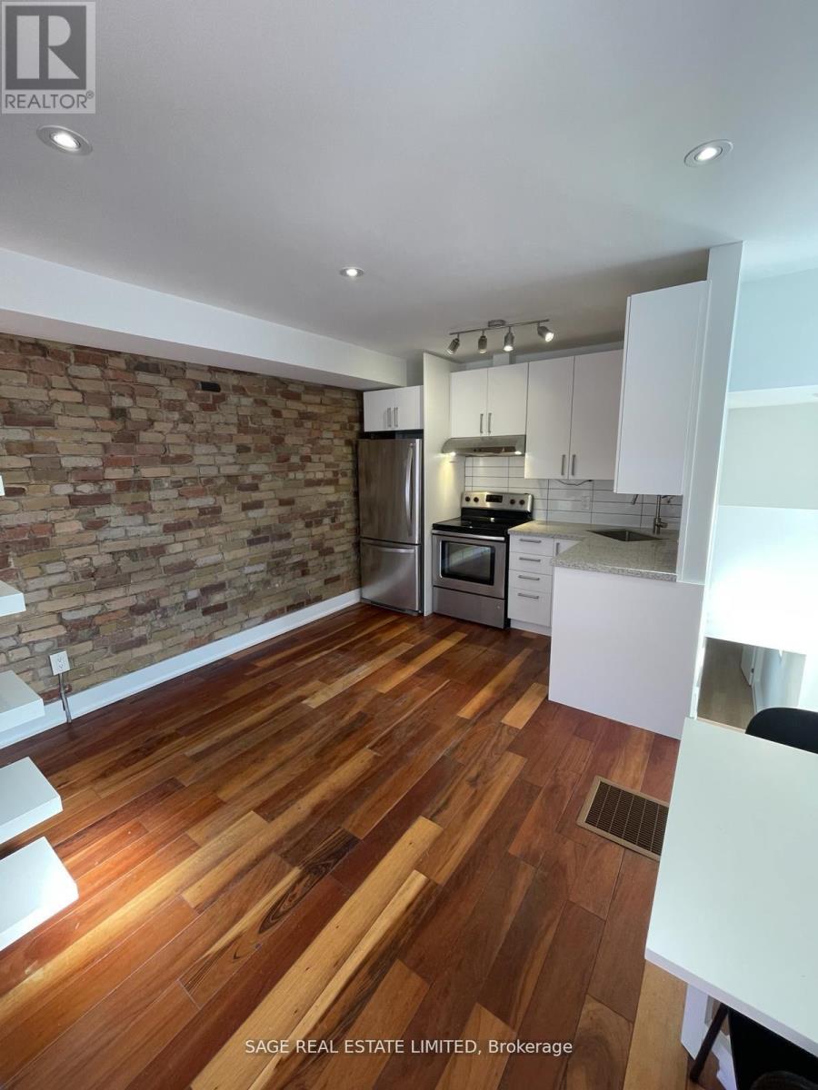 1 - 52 Delaney Crescent, Toronto, Ontario  M6K 1R2 - Photo 2 - C12153082