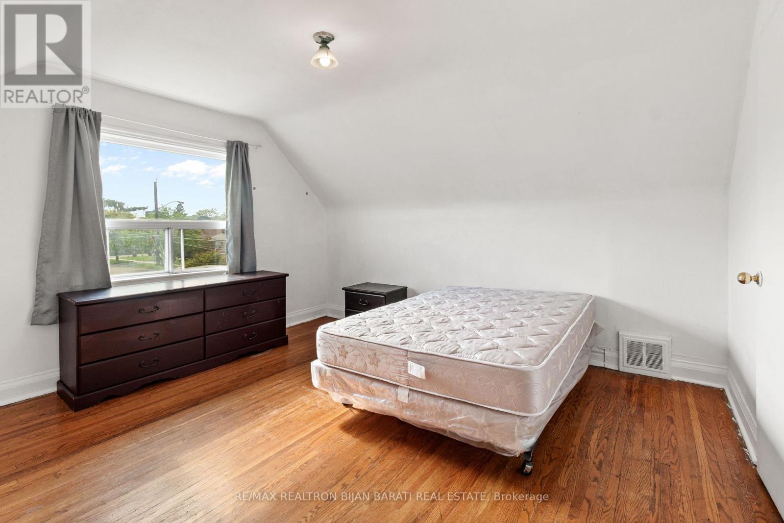 195 Moore Park Avenue, Toronto, Ontario  M2M 1N3 - Photo 12 - C12153135