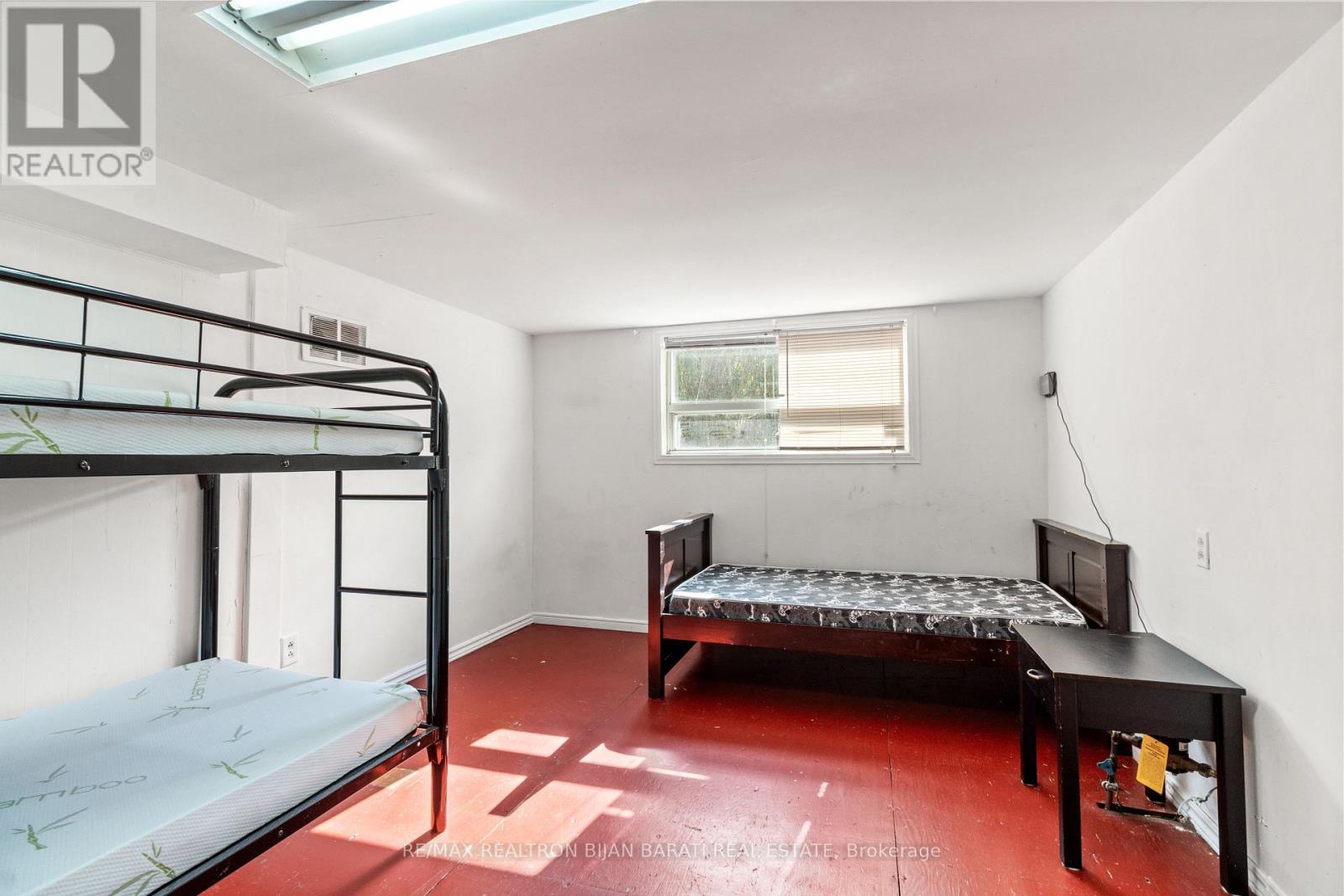 195 Moore Park Avenue, Toronto, Ontario  M2M 1N3 - Photo 17 - C12153135