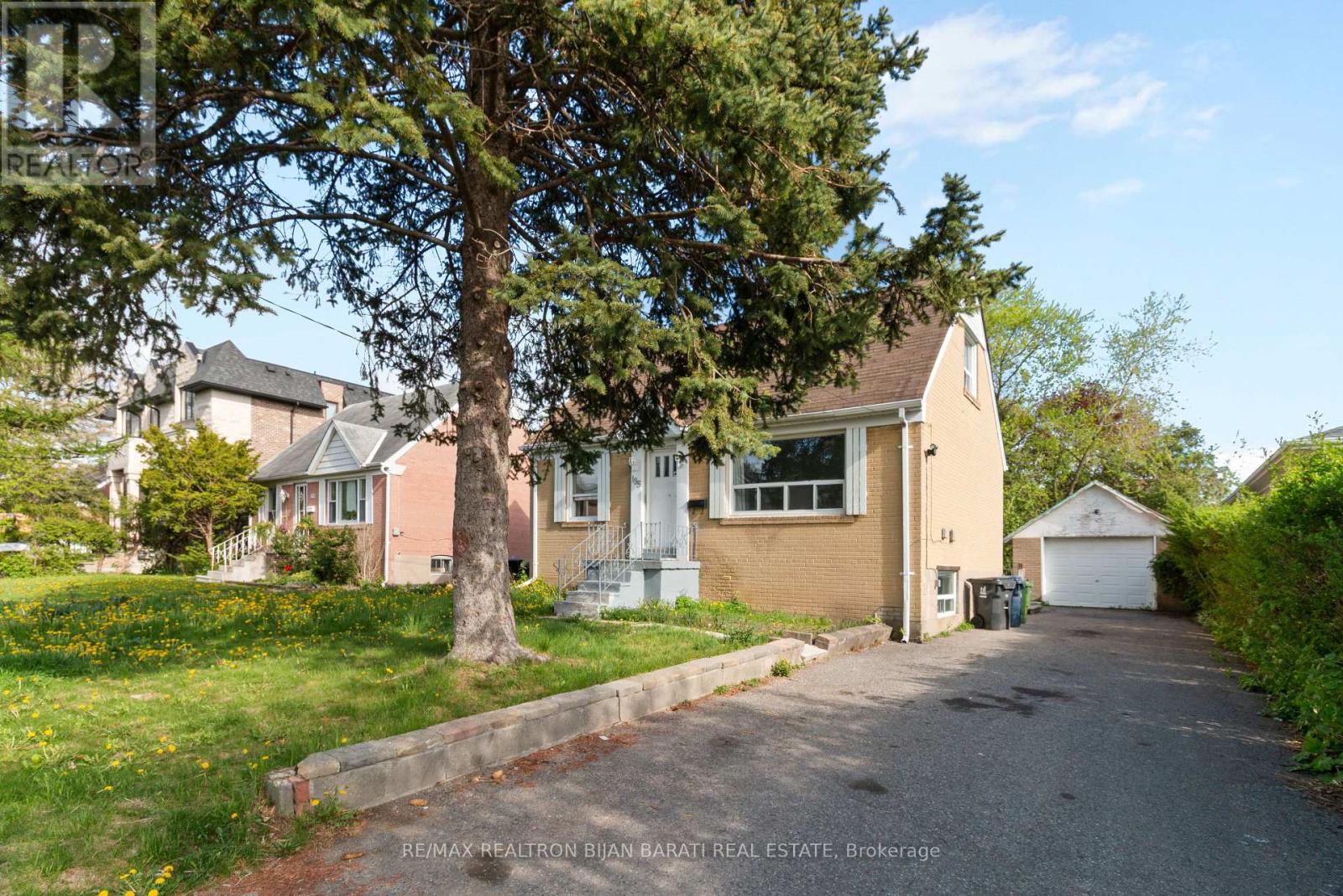 195 Moore Park Avenue, Toronto, Ontario  M2M 1N3 - Photo 19 - C12153135